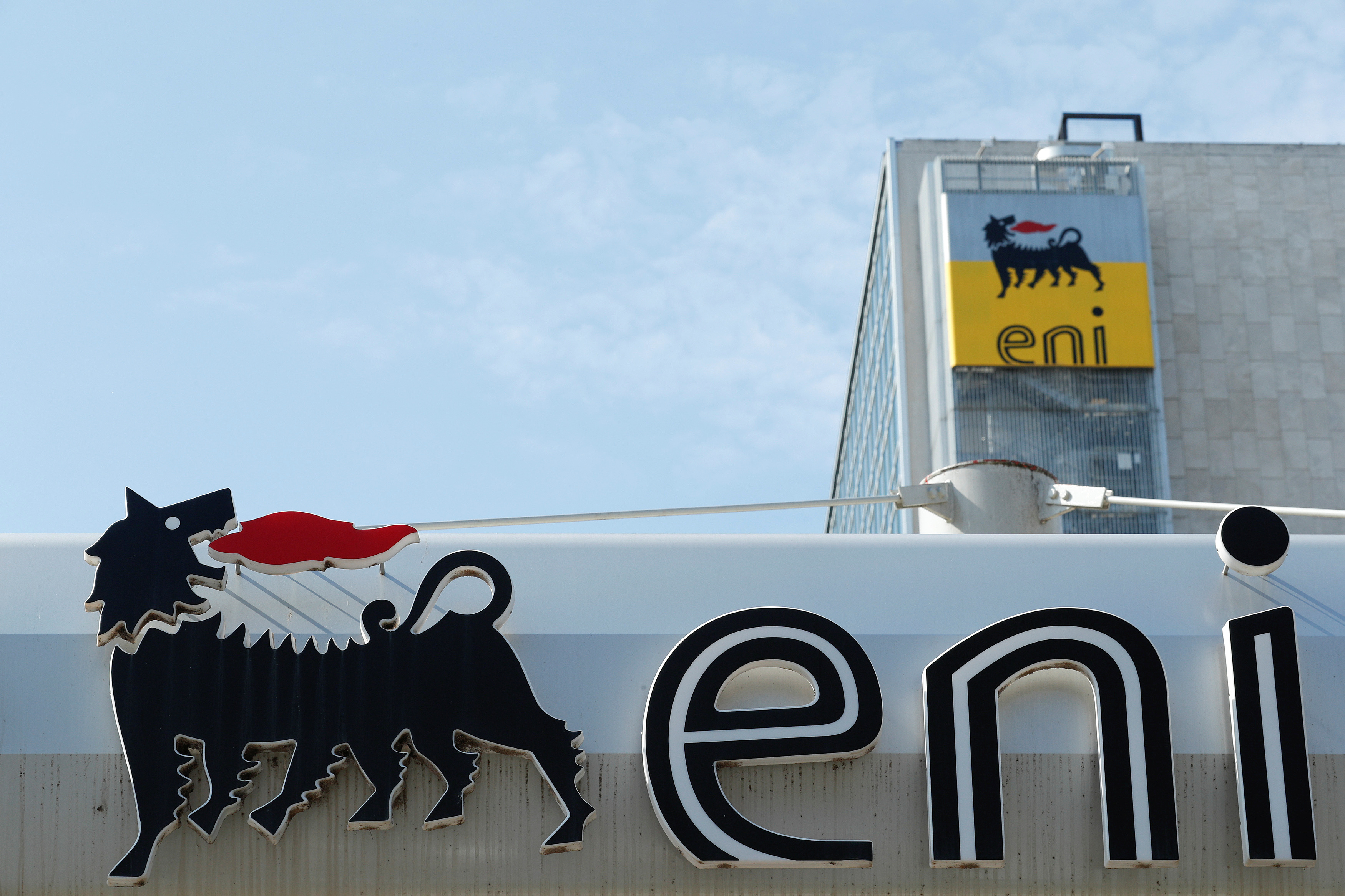 Eni makes oil and gas discovery off Mexico coast | Reuters