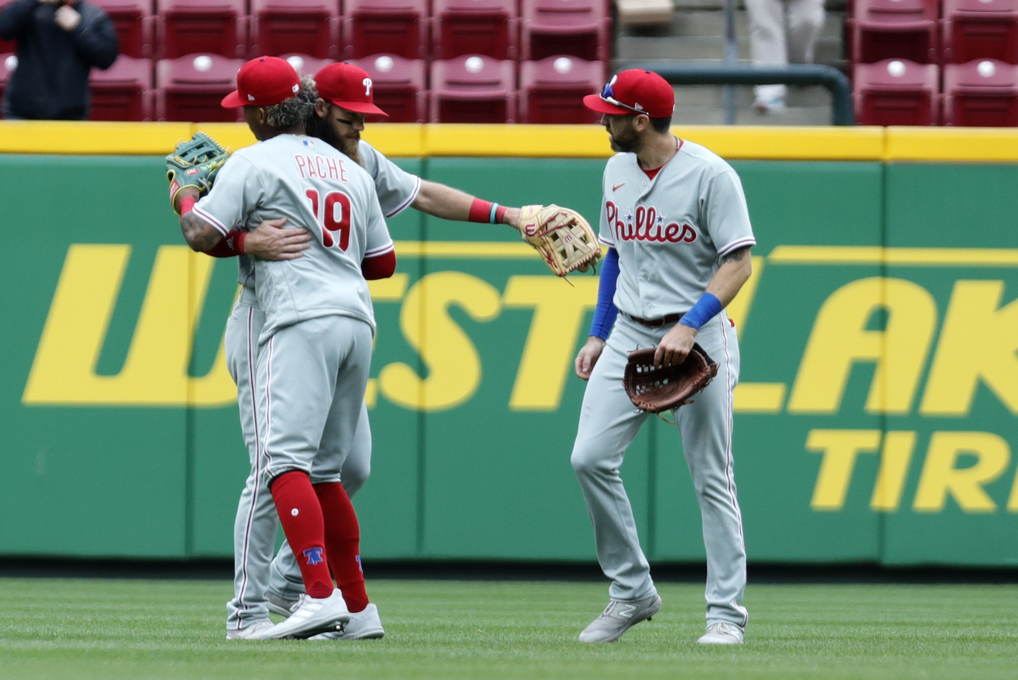 Phillies score 9 in first on way to 14-3 drubbing of Reds - WHYY