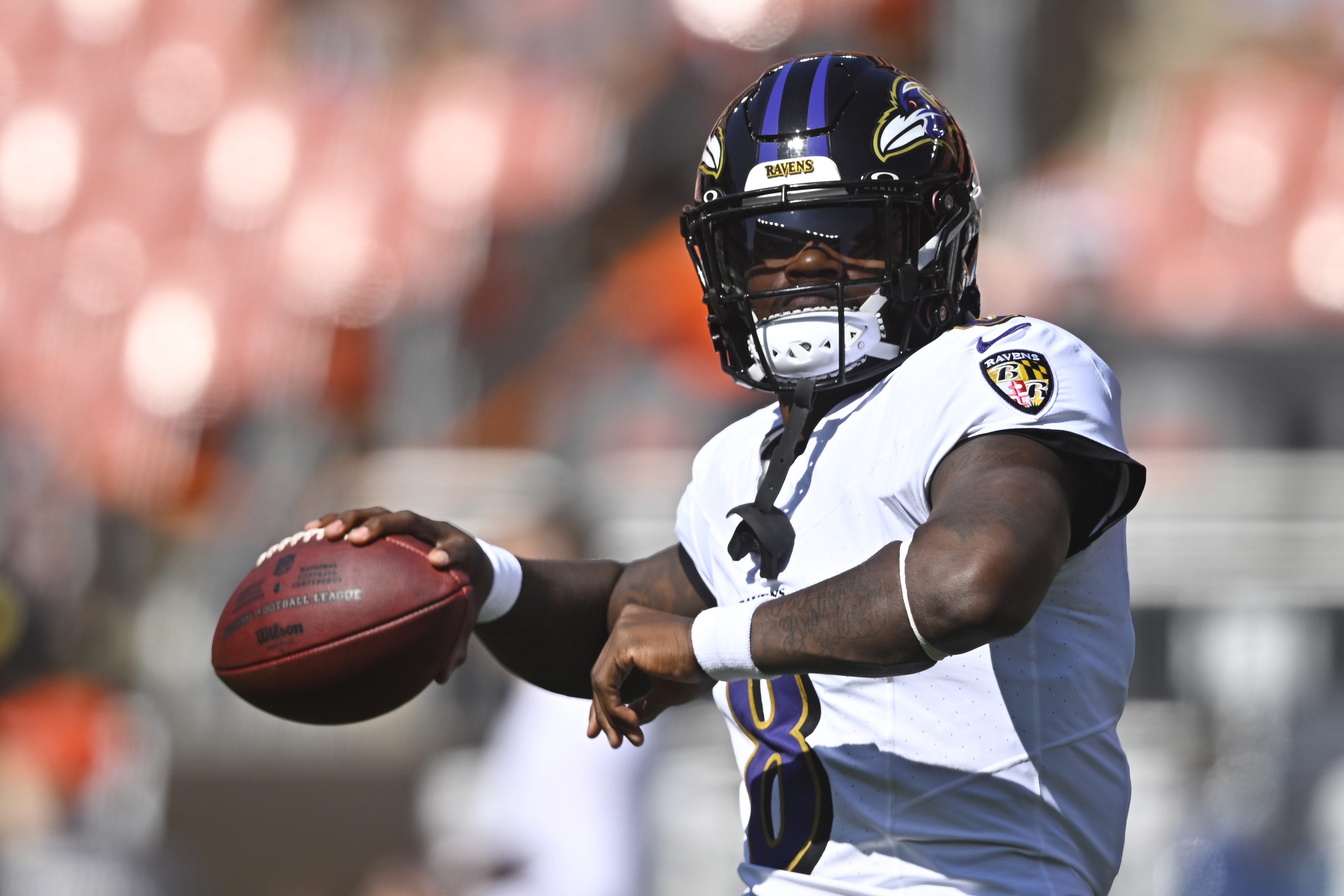 Lamar Jackson helps Ravens dominate Browns