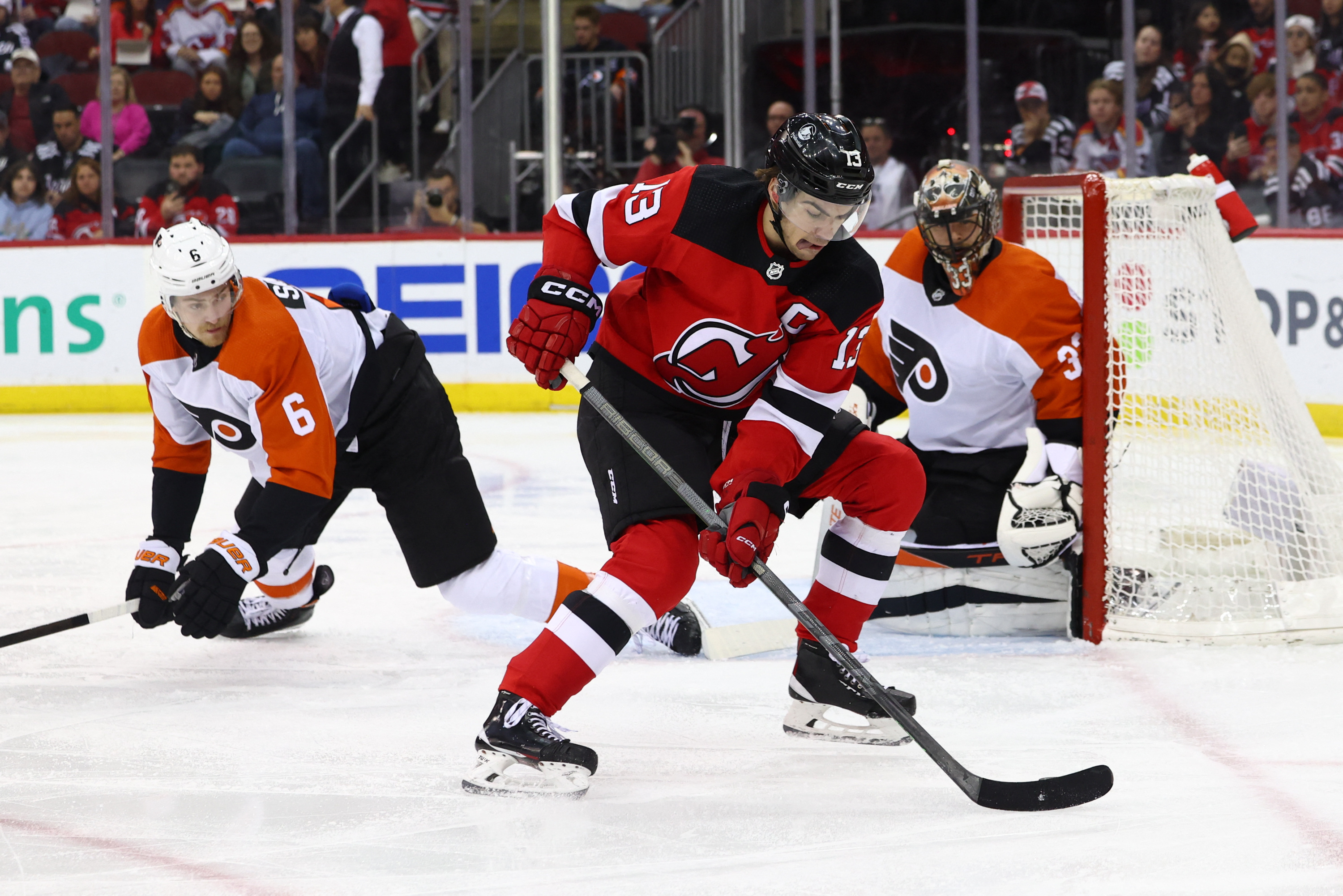 Flyers Stay Hot, Down Devils In Ot 