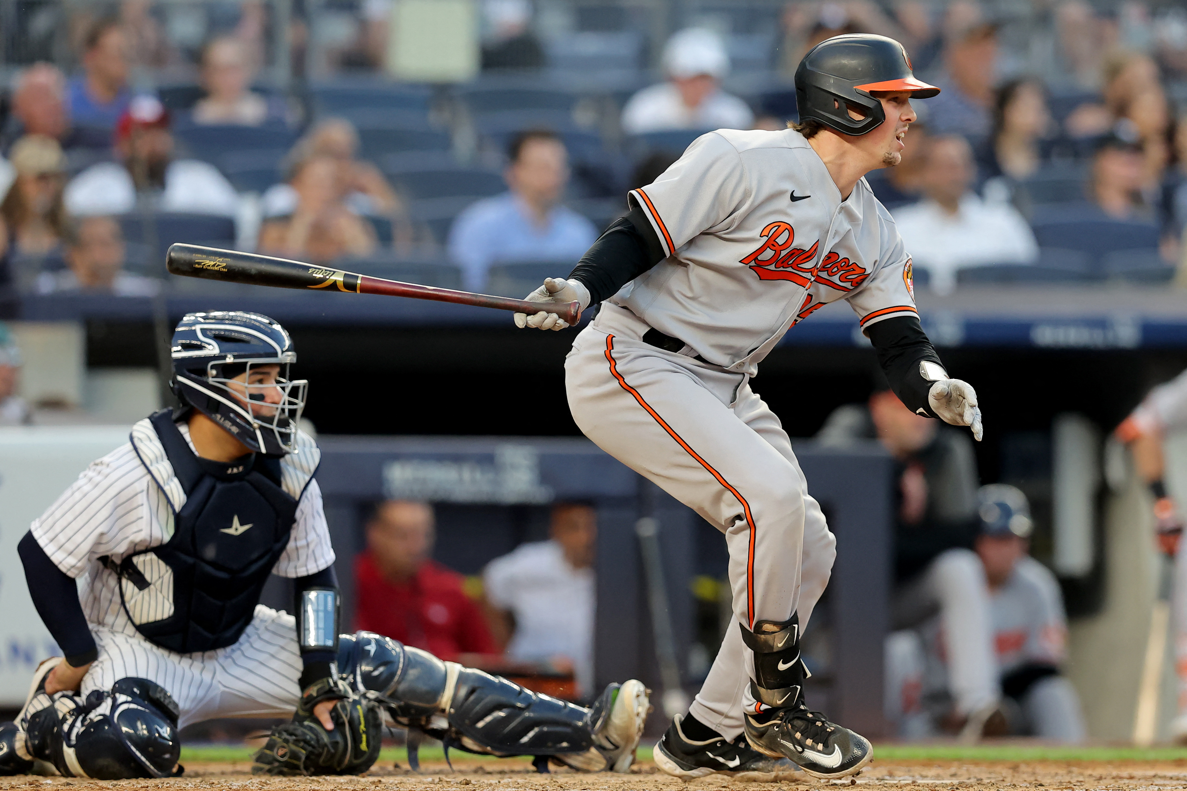 Henderson's 2 homers, 4 hits, 5 RBIs lead Orioles to 14-1 rout of