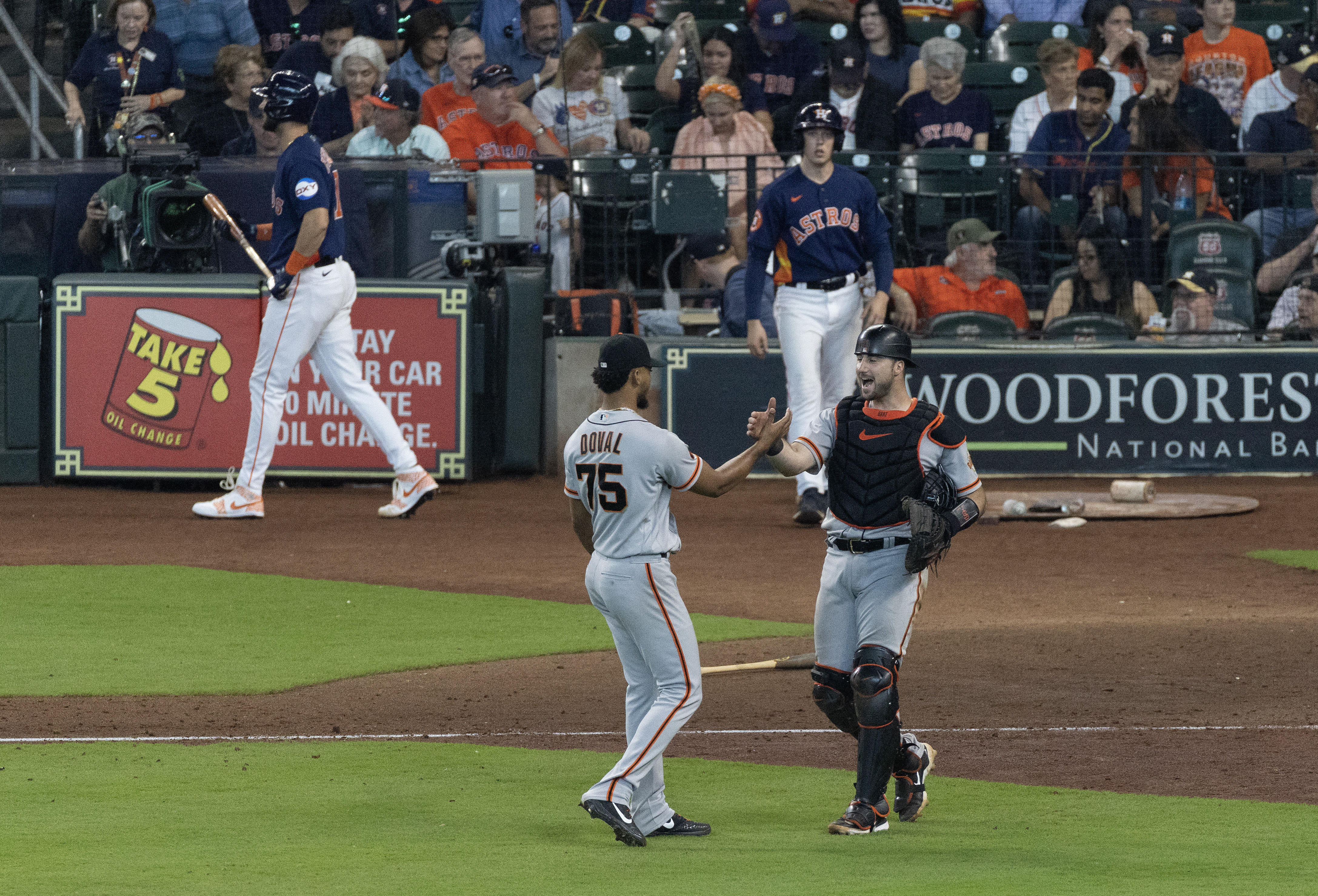 Giants outlast Astros behind Logan Webb, 4-2