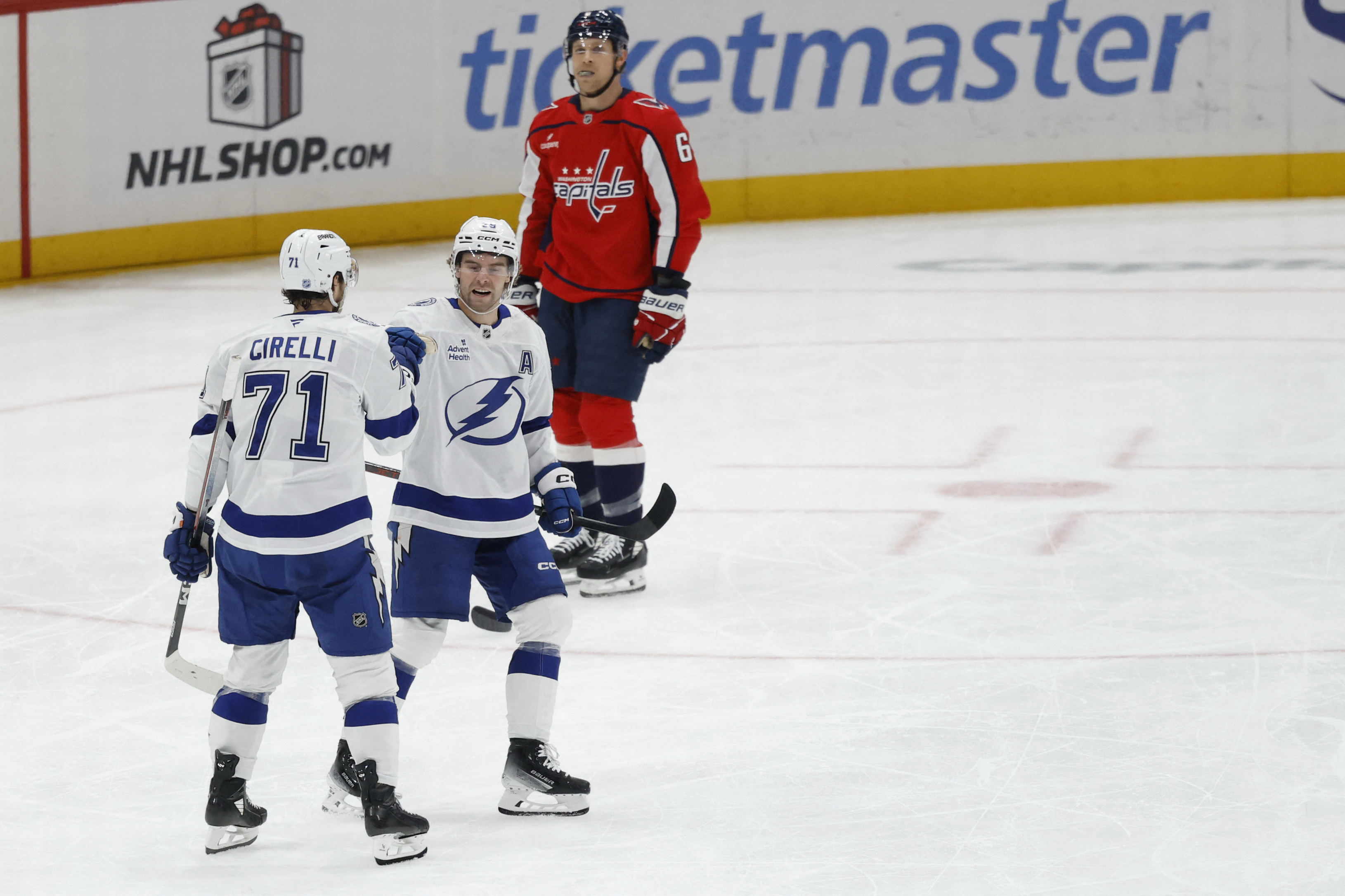 Brandon Hagel, Tampa Bay take big lead early, hold off Capitals