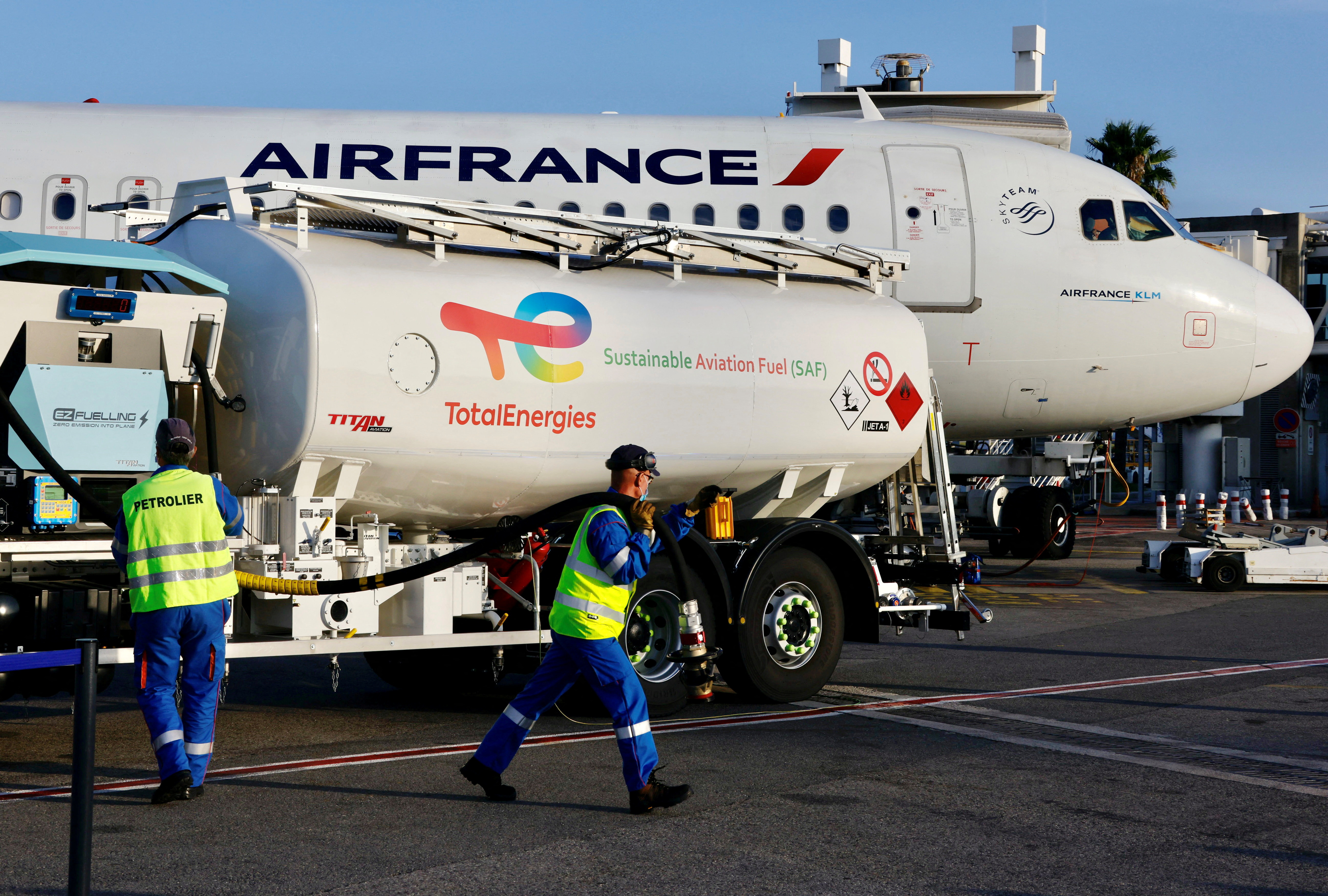 EU to subsidise high volume of greener aviation fuel to boost airline demand | Reuters