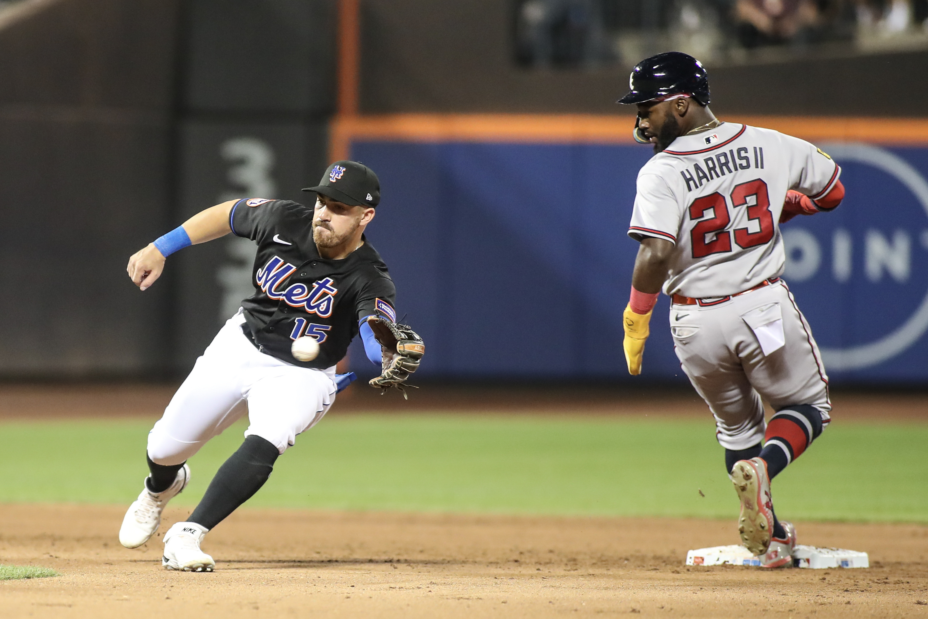 Austin Riley homers, helps Braves roll over Mets