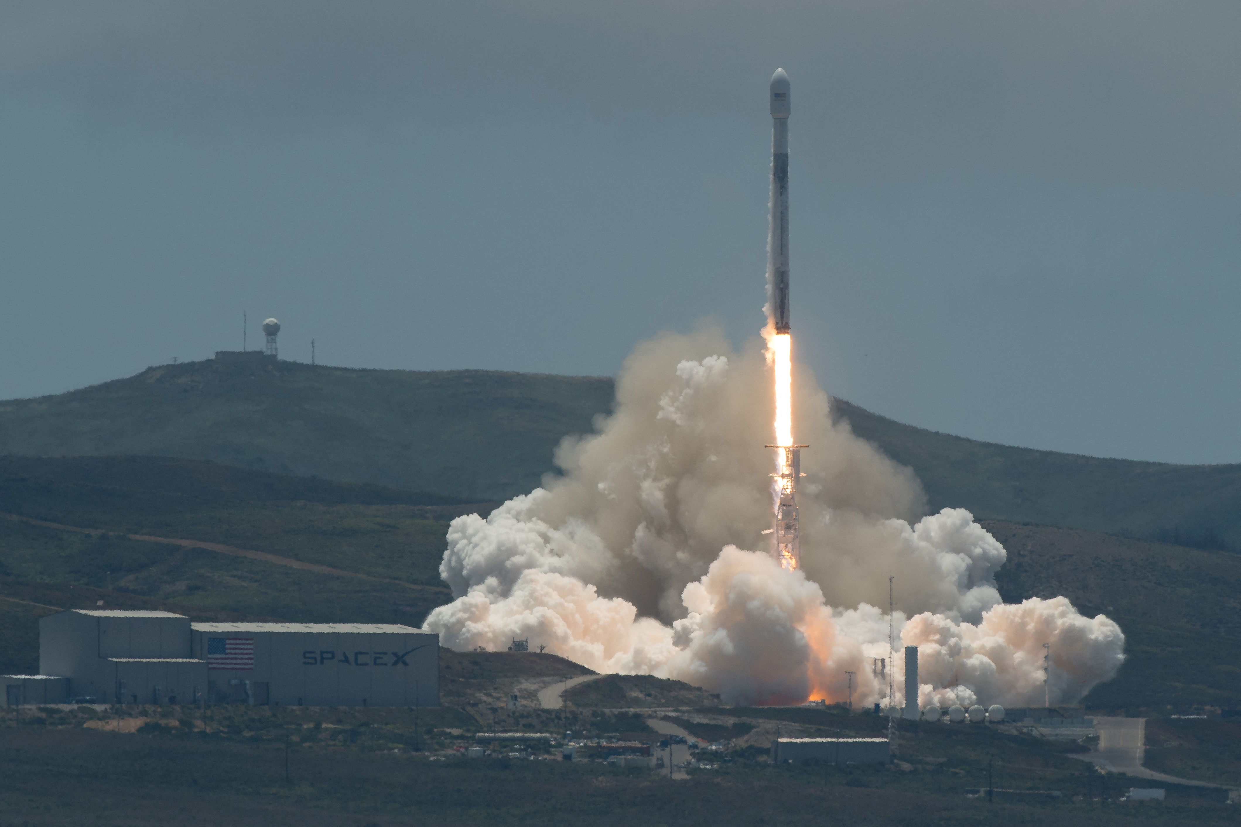 A SpaceX Falcon 9 rocket lifts off carrying the NASA/German Research Centre for Geosciences GRACE Follow-On spacecraft from Space Launch Complex 4E at Vandenberg Air Force Base