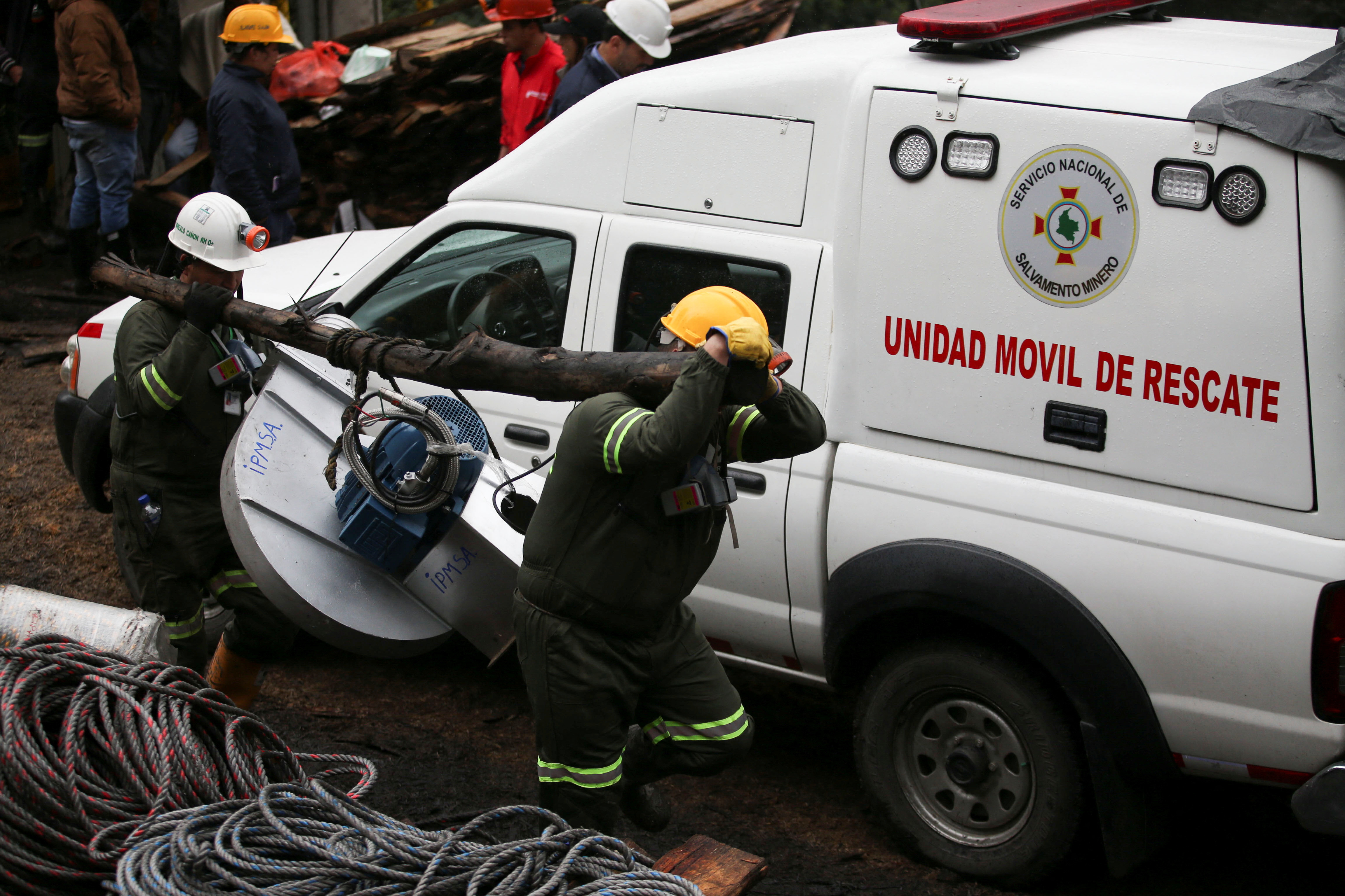 Search and rescue work for miners trapped following the explosion of a mine in Sutatausa