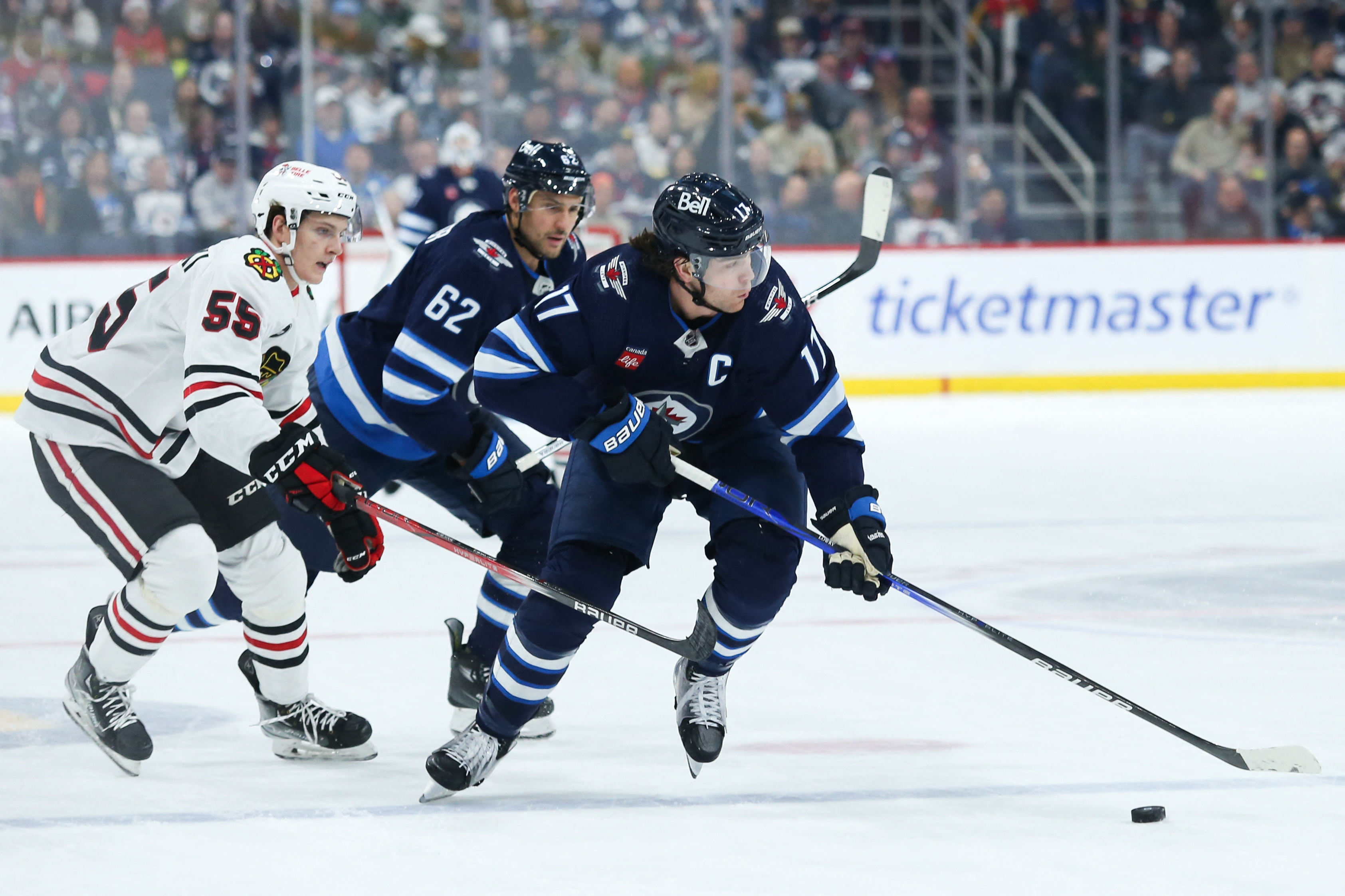 Jets end skid with 3-1 win over Blackhawks | Reuters