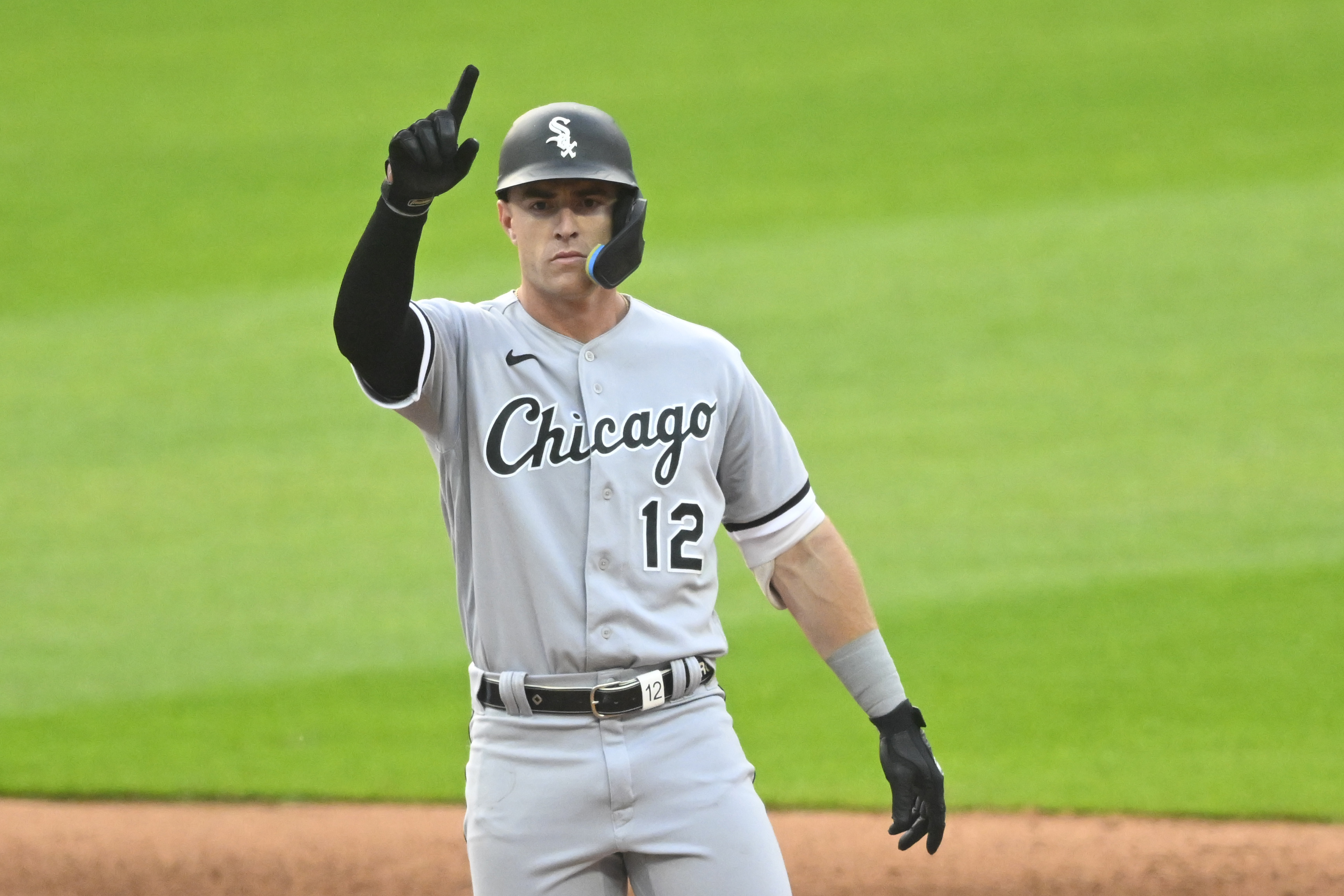 CLEVELAND, OH - MAY 24: Chicago White Sox center fielder Clint