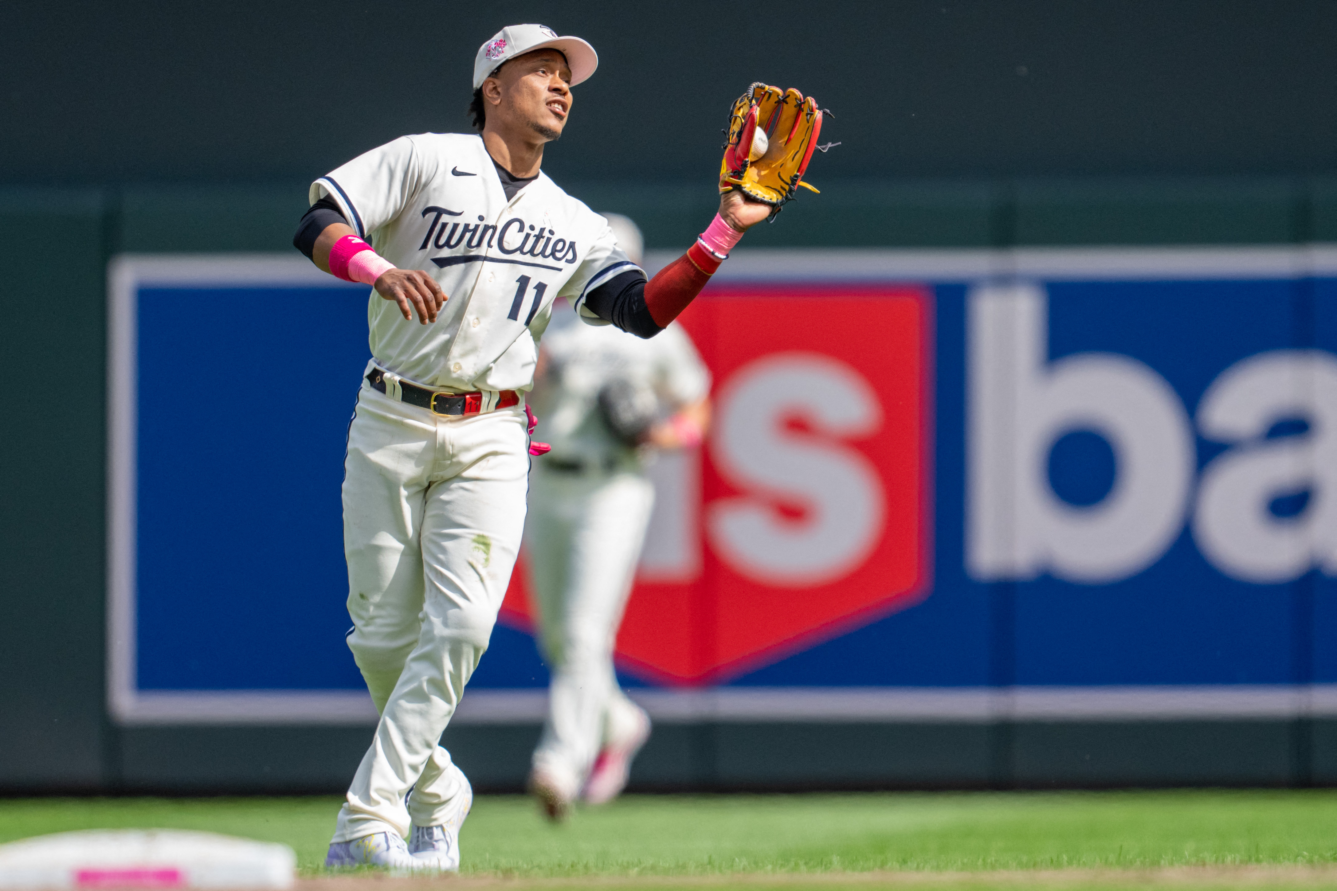 Twins rout Cubs for second straight day