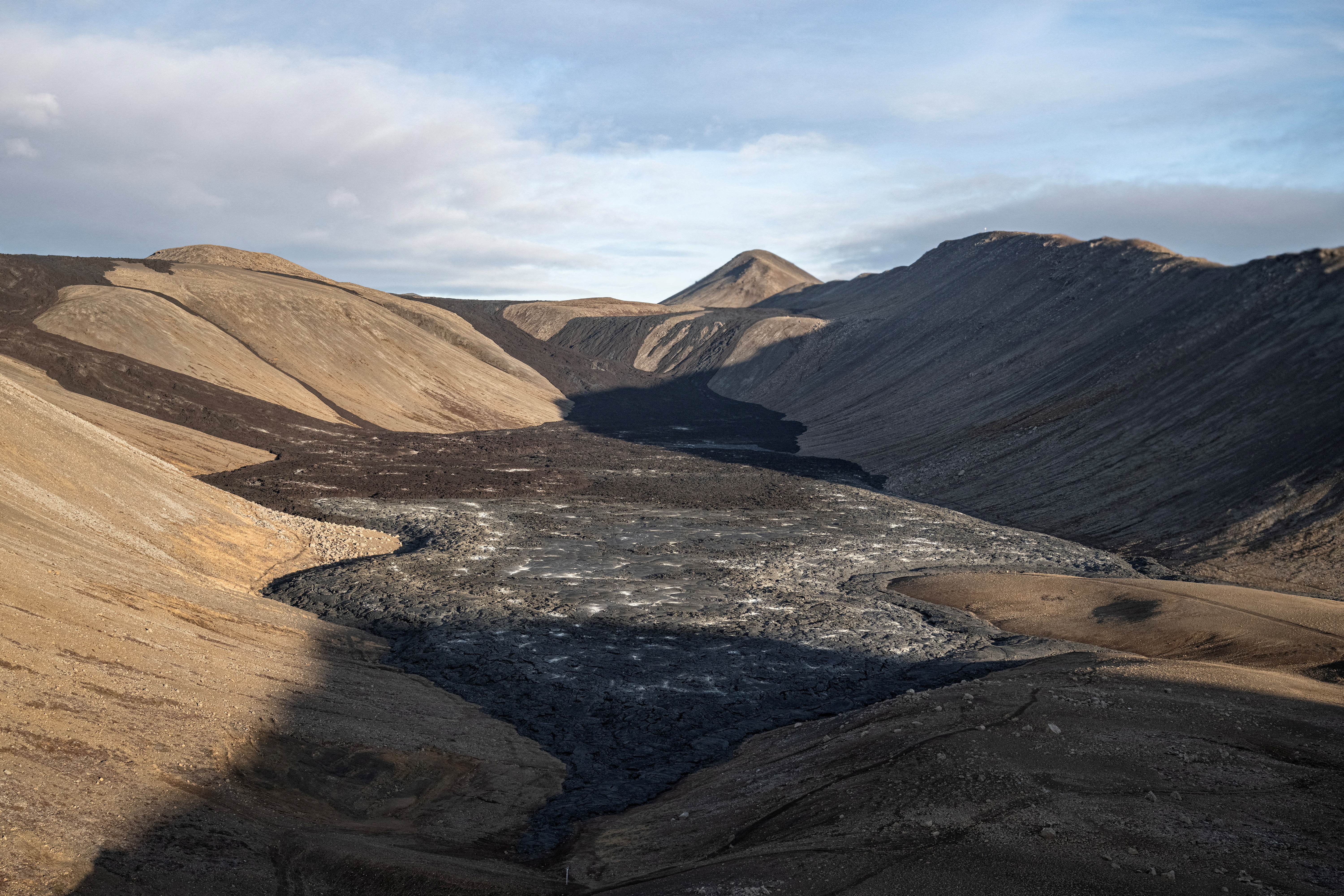 Eruption Forces Blue Lagoon to Close Two Days After Reopening