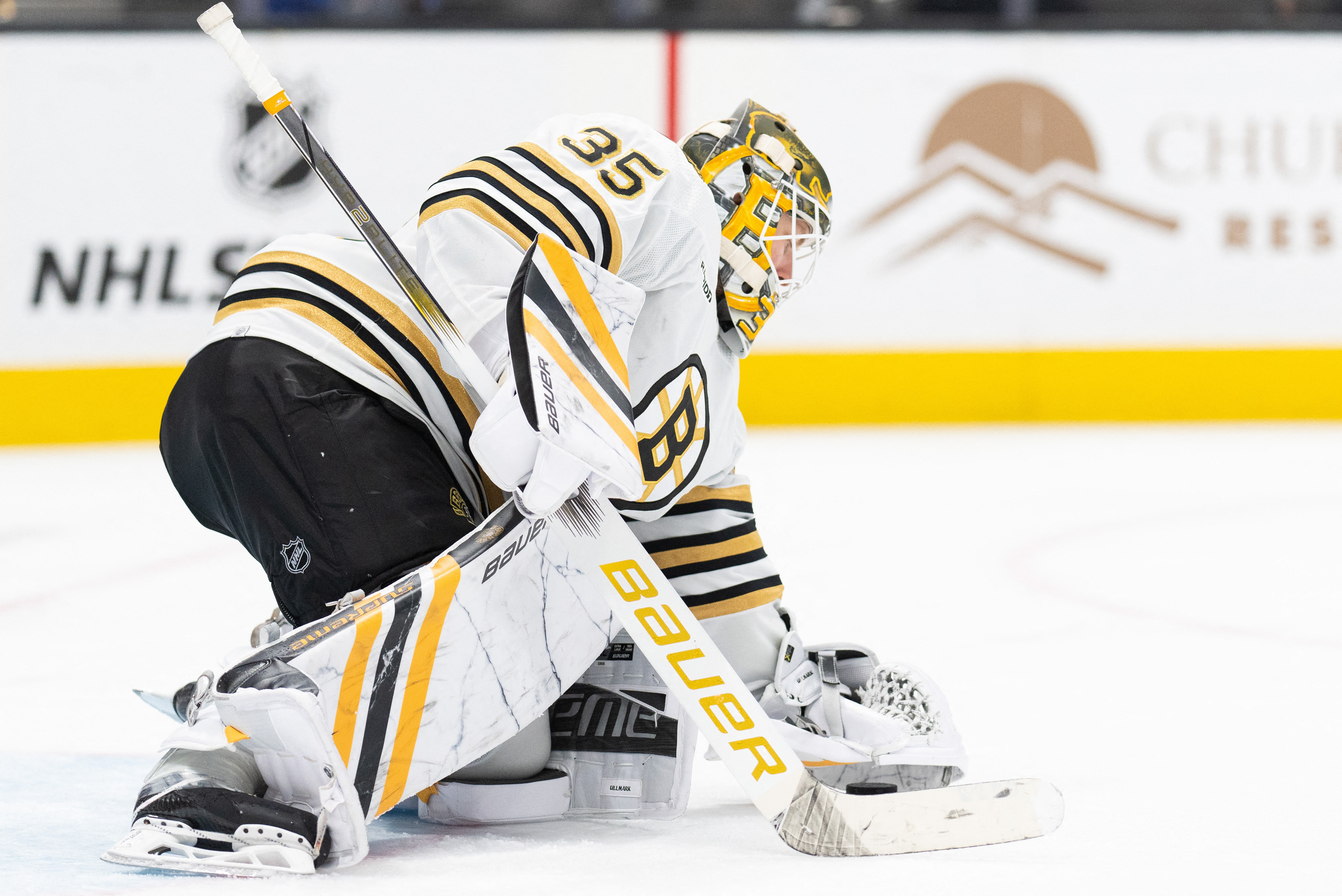 David Pastrnak scores again as unbeaten Bruins top Sharks