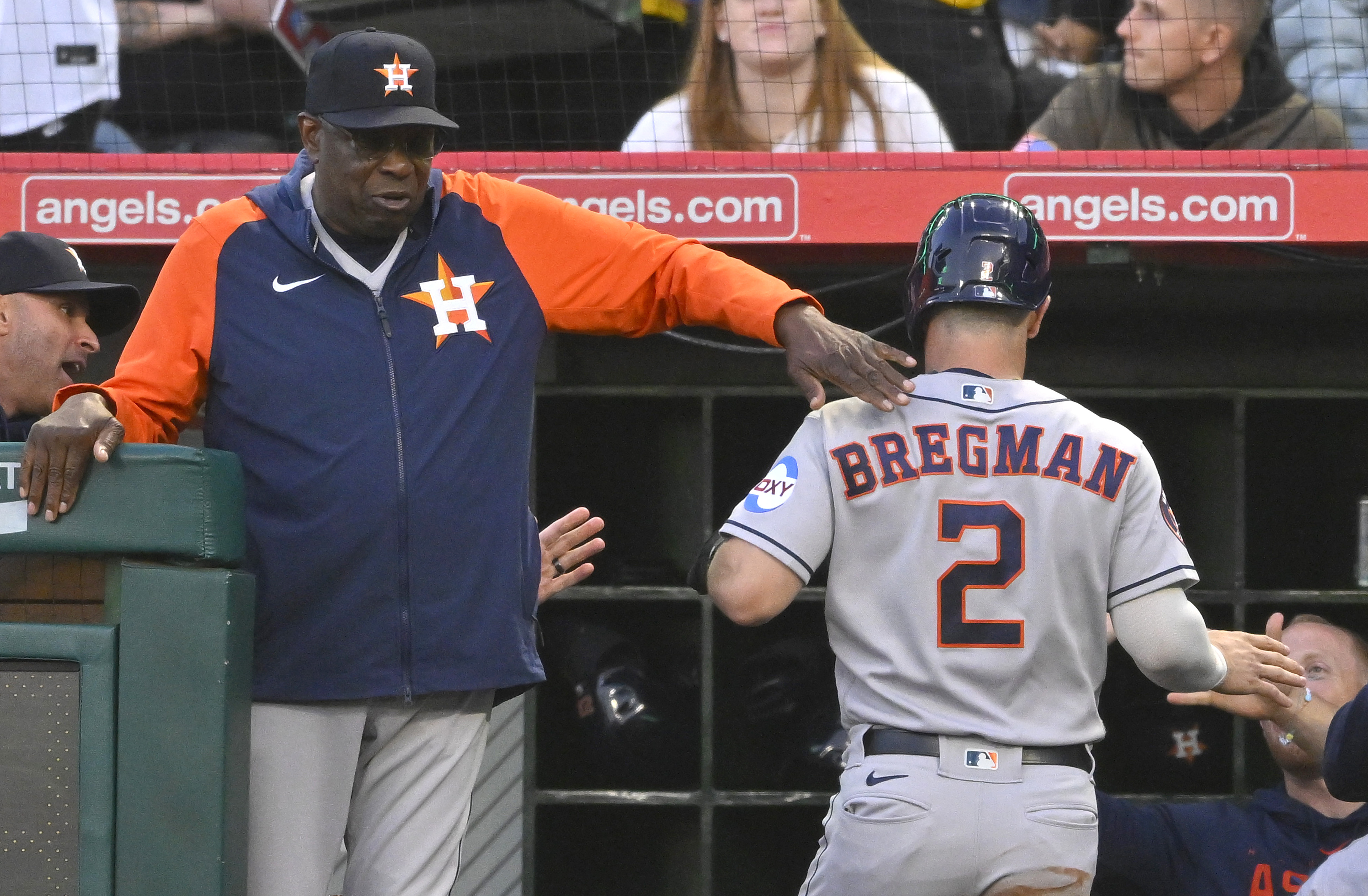 Late rally pushes Angels past Astros