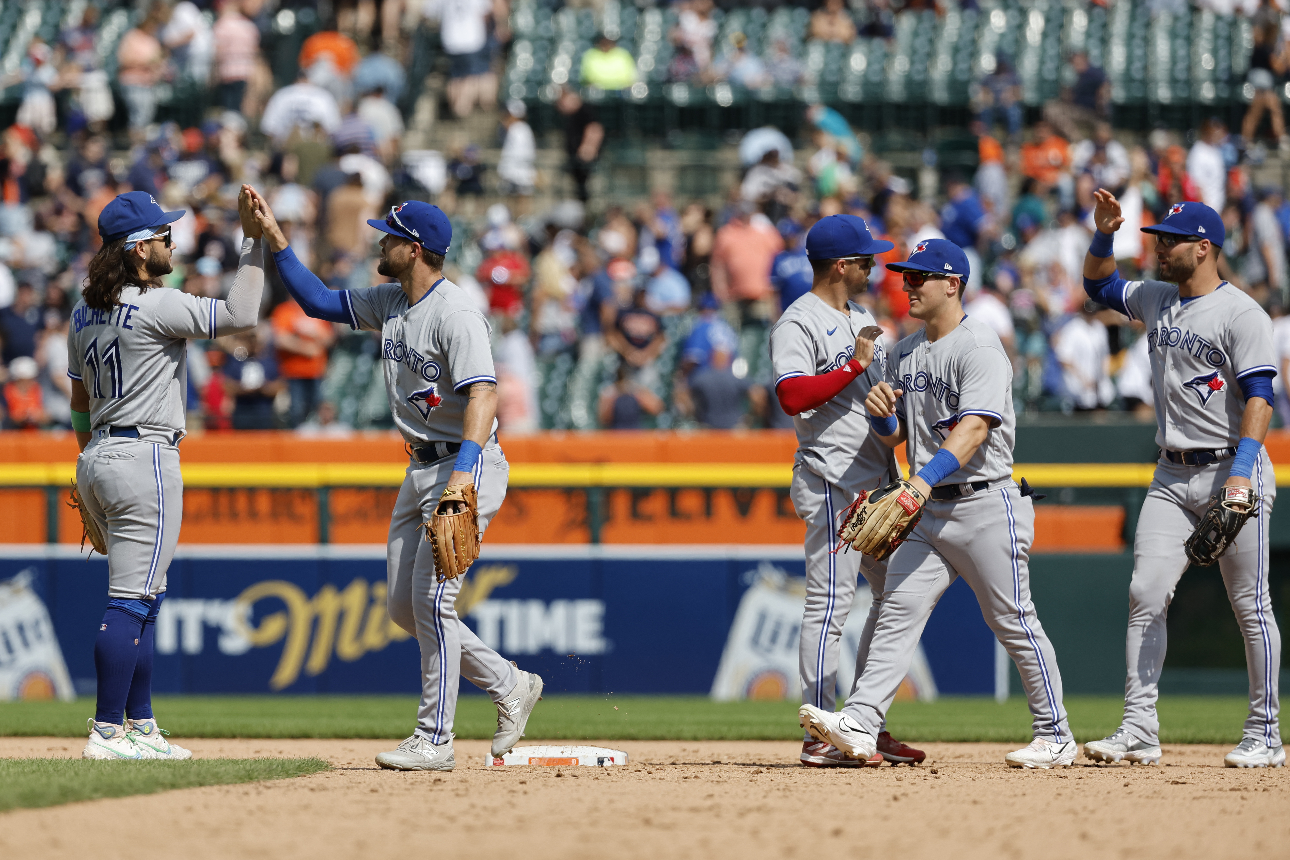 Blue Jays homer 5 times to beat Tigers in Toronto opener 