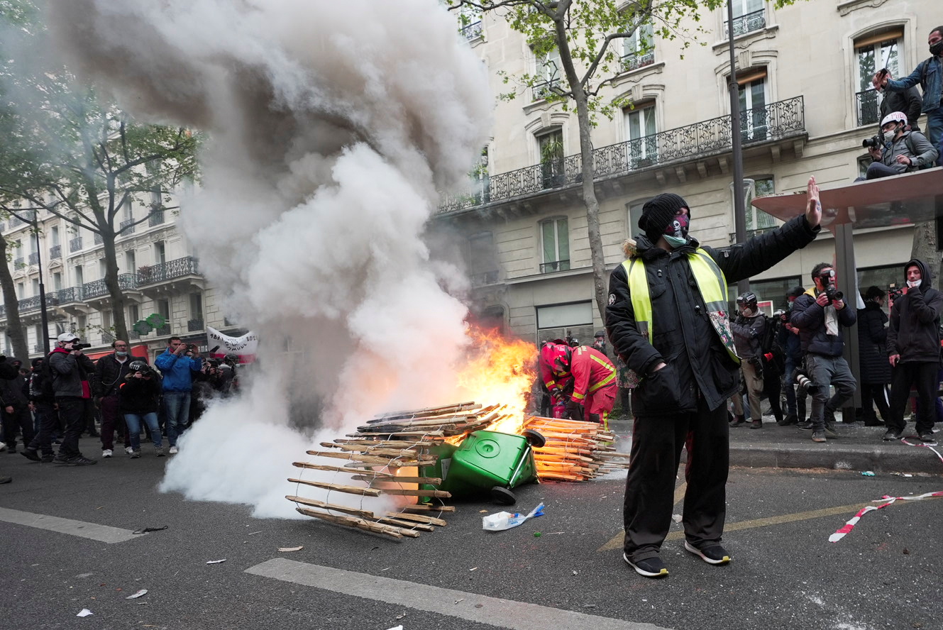 Violence erupts in May Day protests in Paris, marchers criticize Macron ...