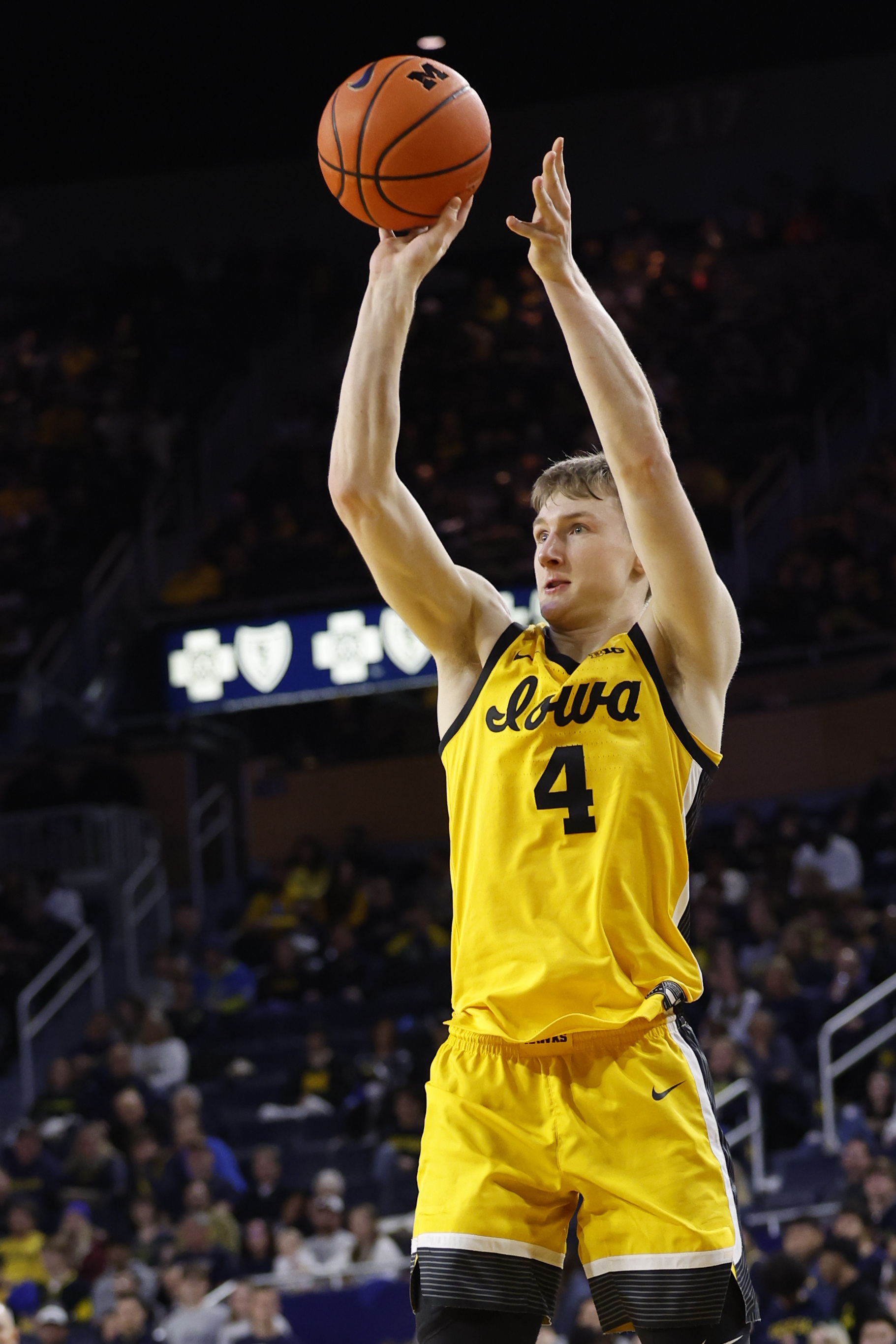 Payton Sandfort powers Iowa past Michigan Reuters
