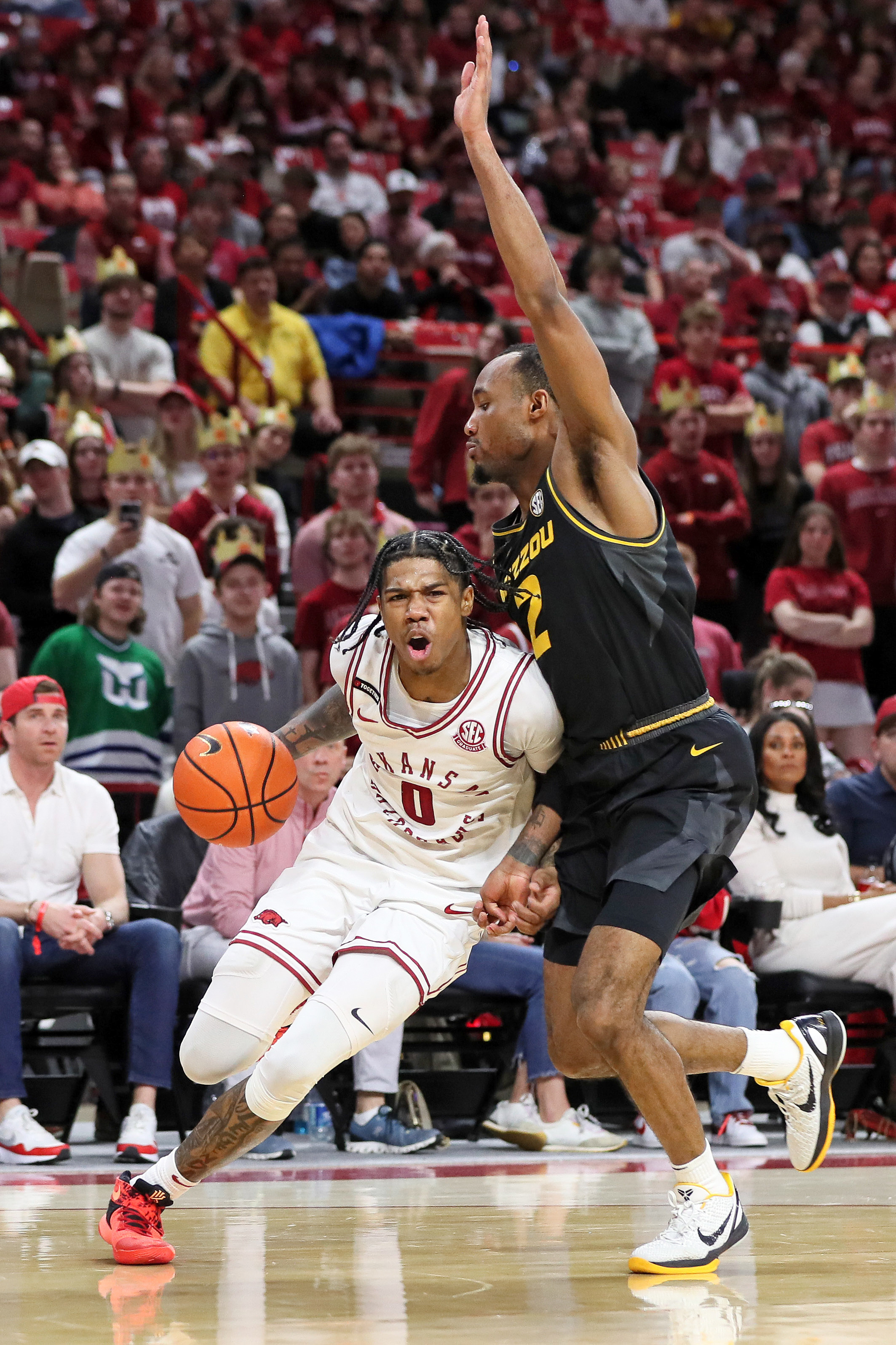 Khalif Battle scores 42 to pace Arkansas past Missouri | Reuters