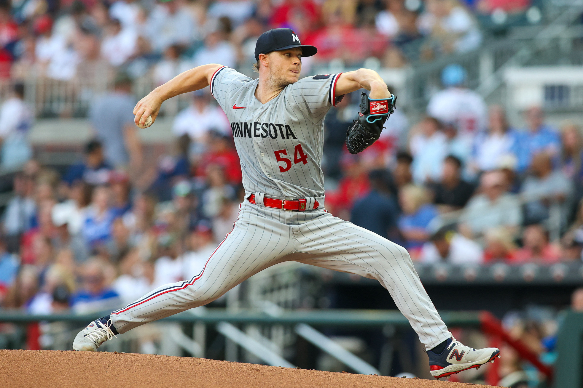 Braves continue torrid June, beat Twins in series opener