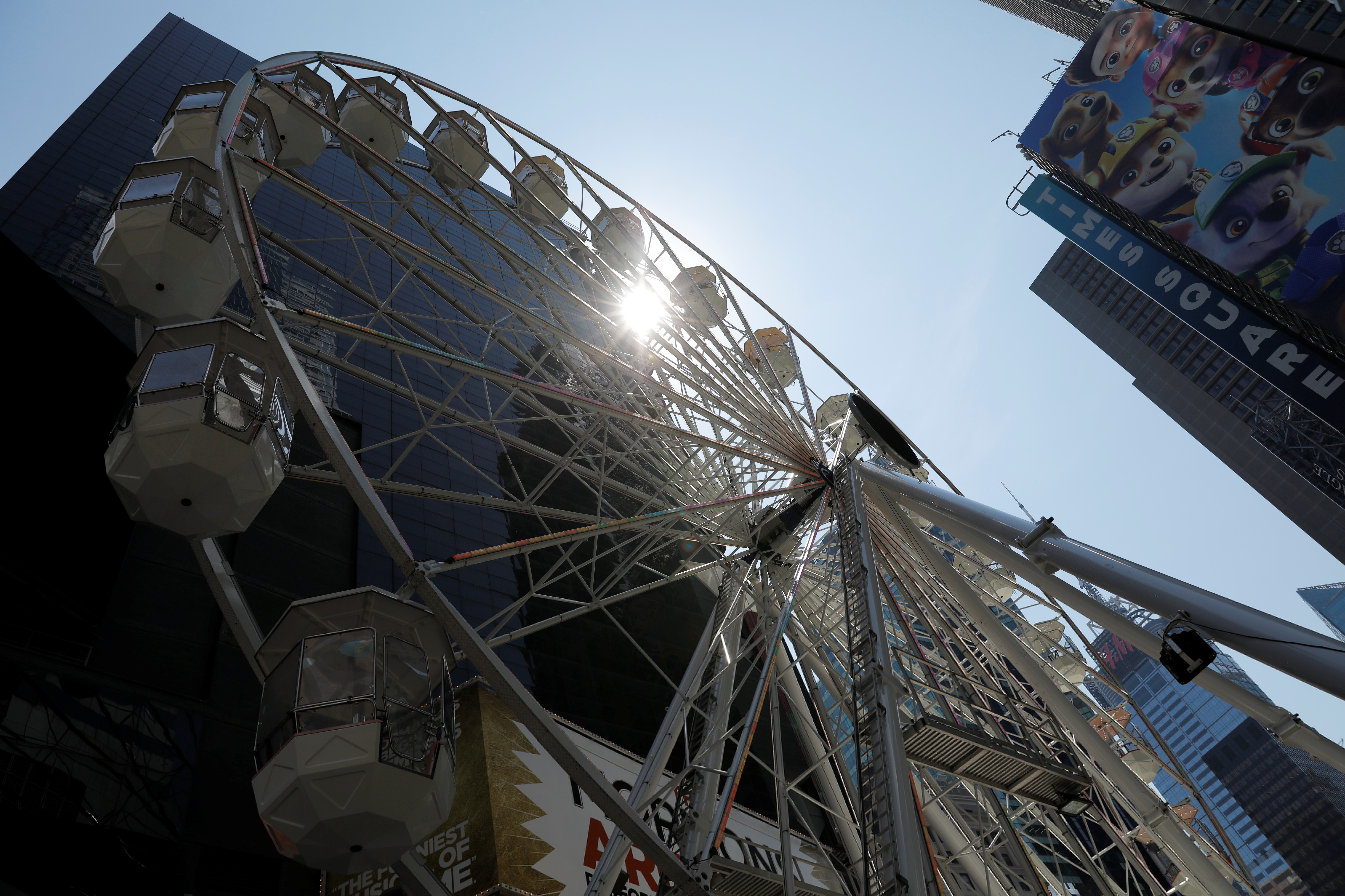 A Ferris Wheel Lifts Spirits In New York S Times Square Reuters