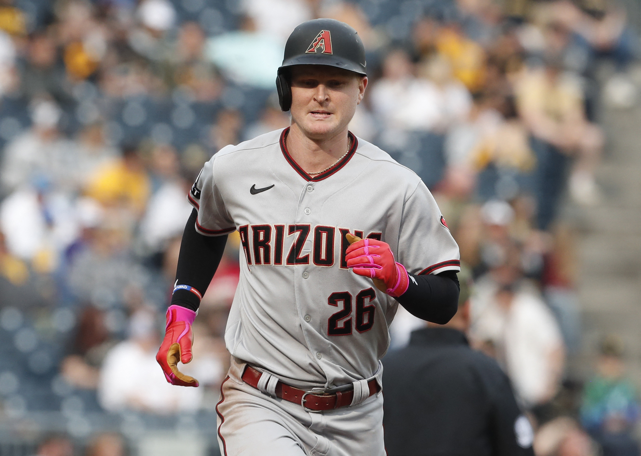 Diamondbacks edge Pirates 4-3 on Pavin Smith's blast