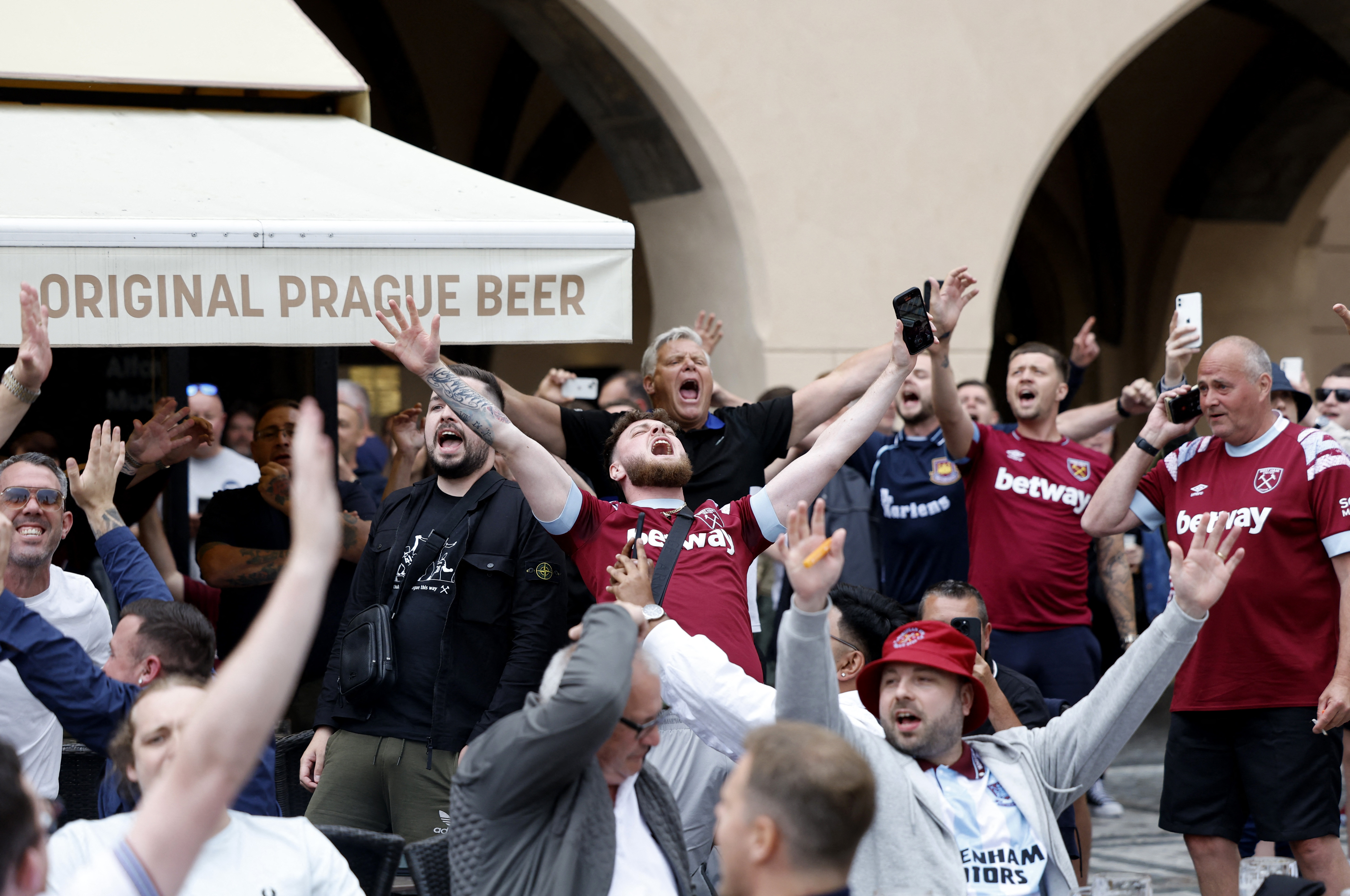 West Ham fans gather in Prague ahead of Europa Conference League final, World News