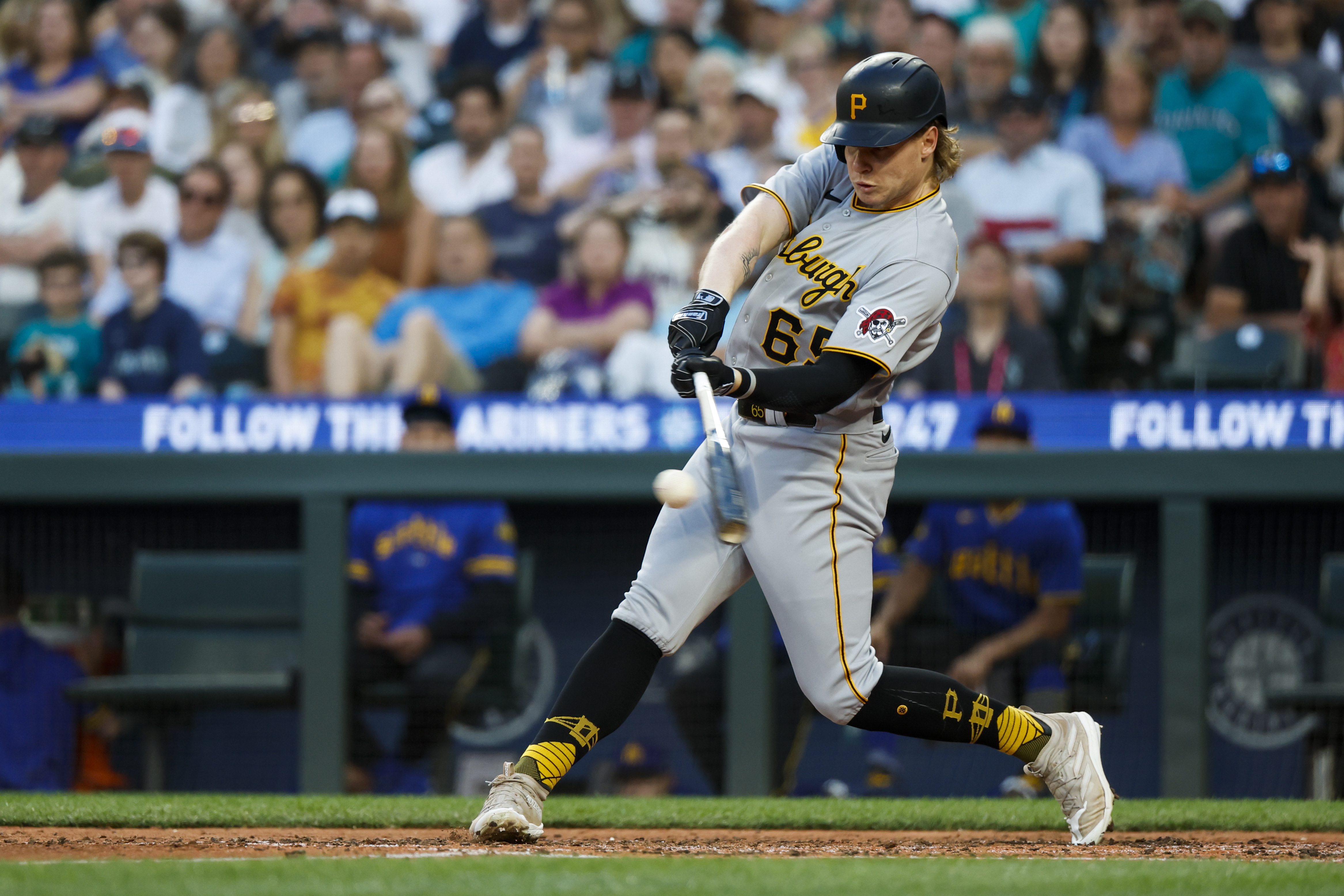 Pirates play home-run derby in blasting Mariners