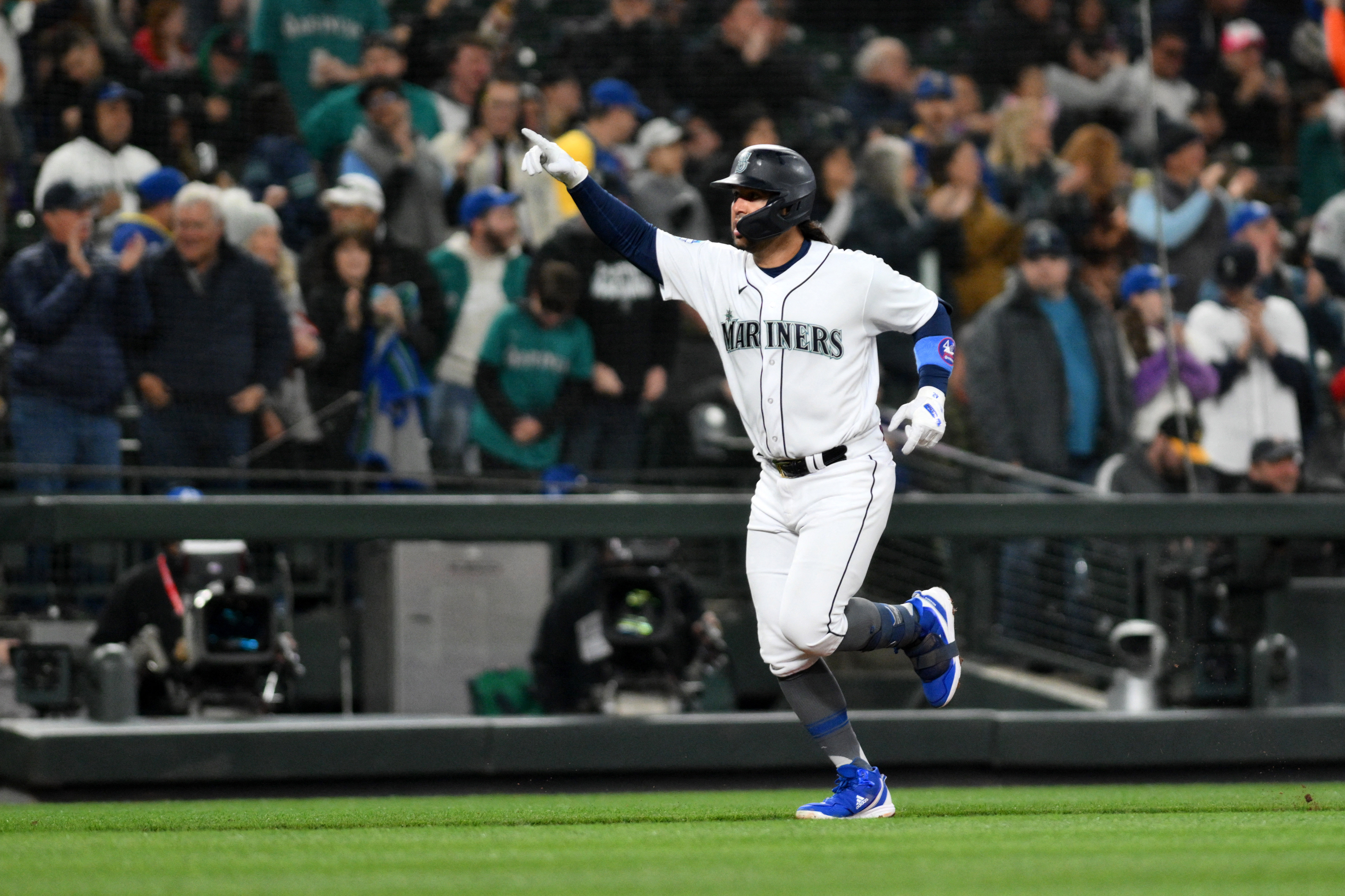 Rodríguez, Suárez spark Mariners to 9-2 win over Rockies - Hawaii  Tribune-Herald