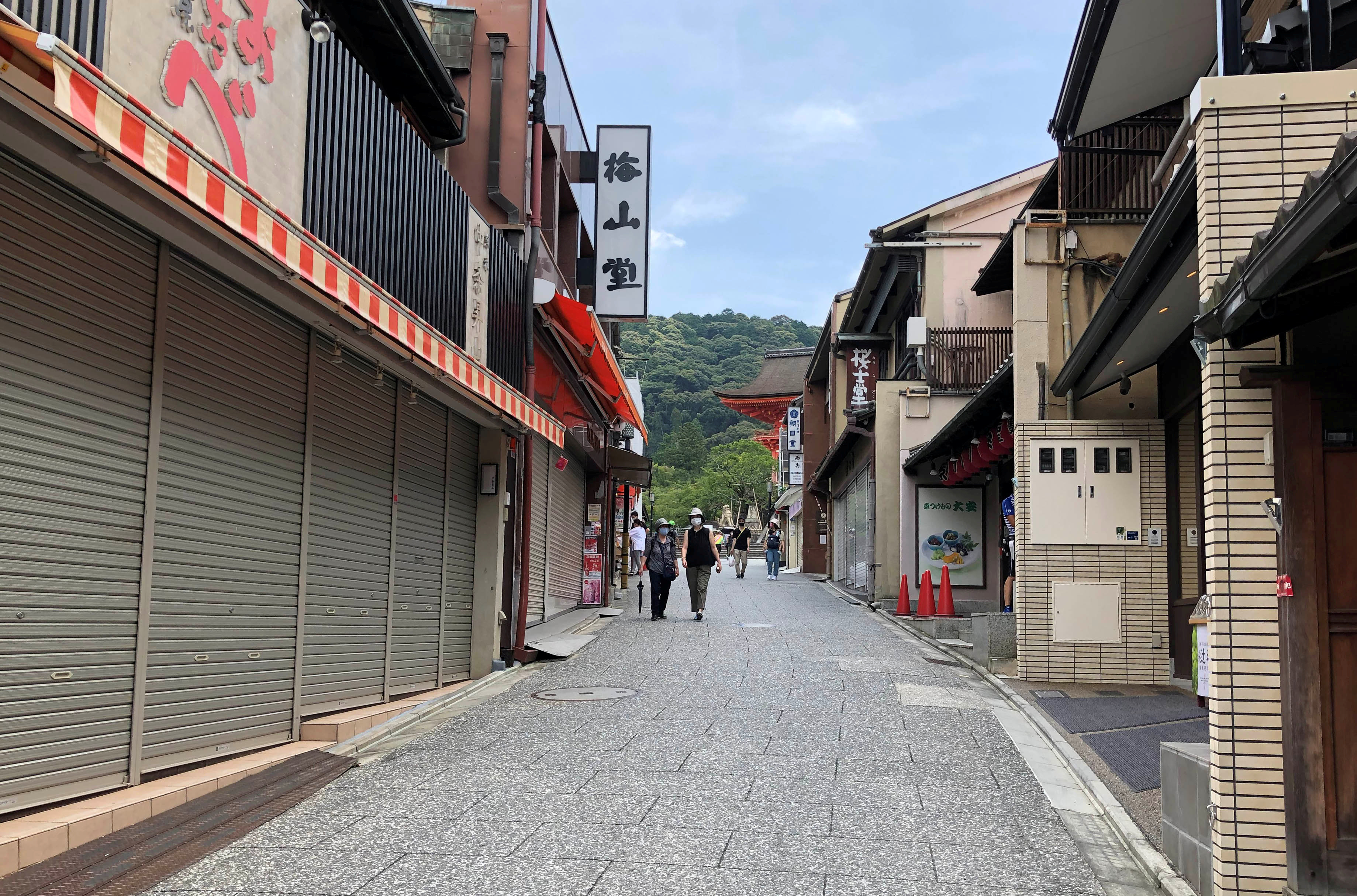 An empty street near the usually crowded Kiyomizu temple in Kyoto, a popular tourist attraction, is pictured amid the coronavirus (COVID-19) outbreak in Japan, July 21, 2020. REUTERS/Leika Kihara