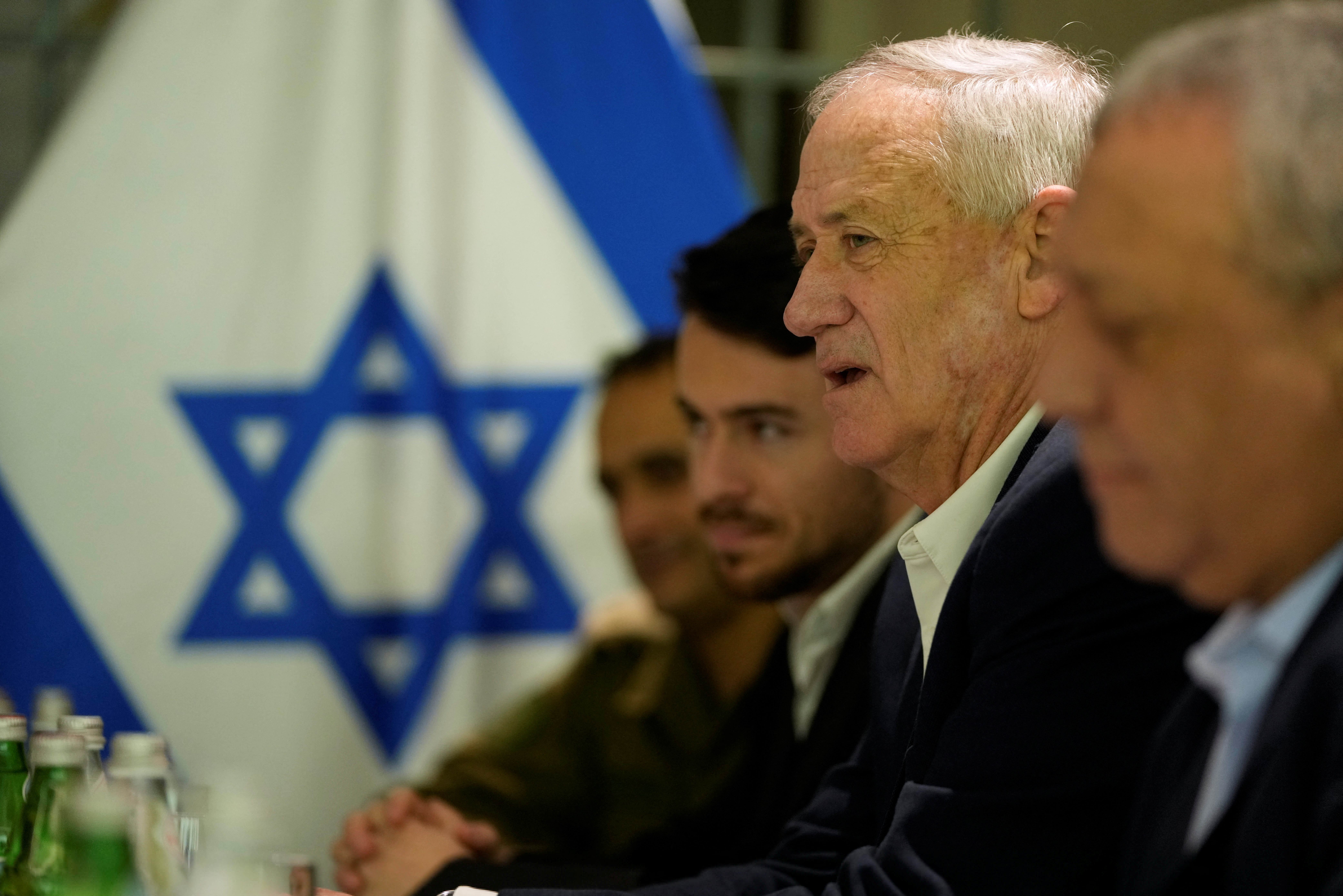 イスラエル前国防相、ガザ統治計画策定を要求　戦時内閣離脱示唆