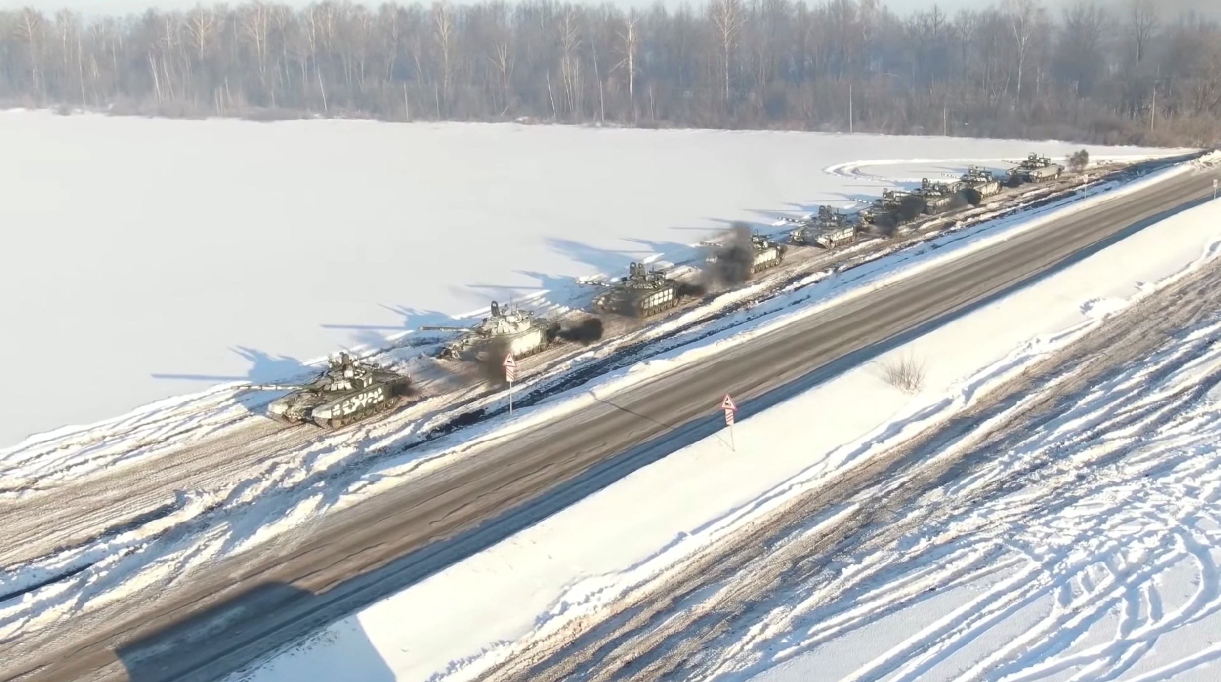 Russian tanks of the Western Military District units return to their permanent deployment sites
