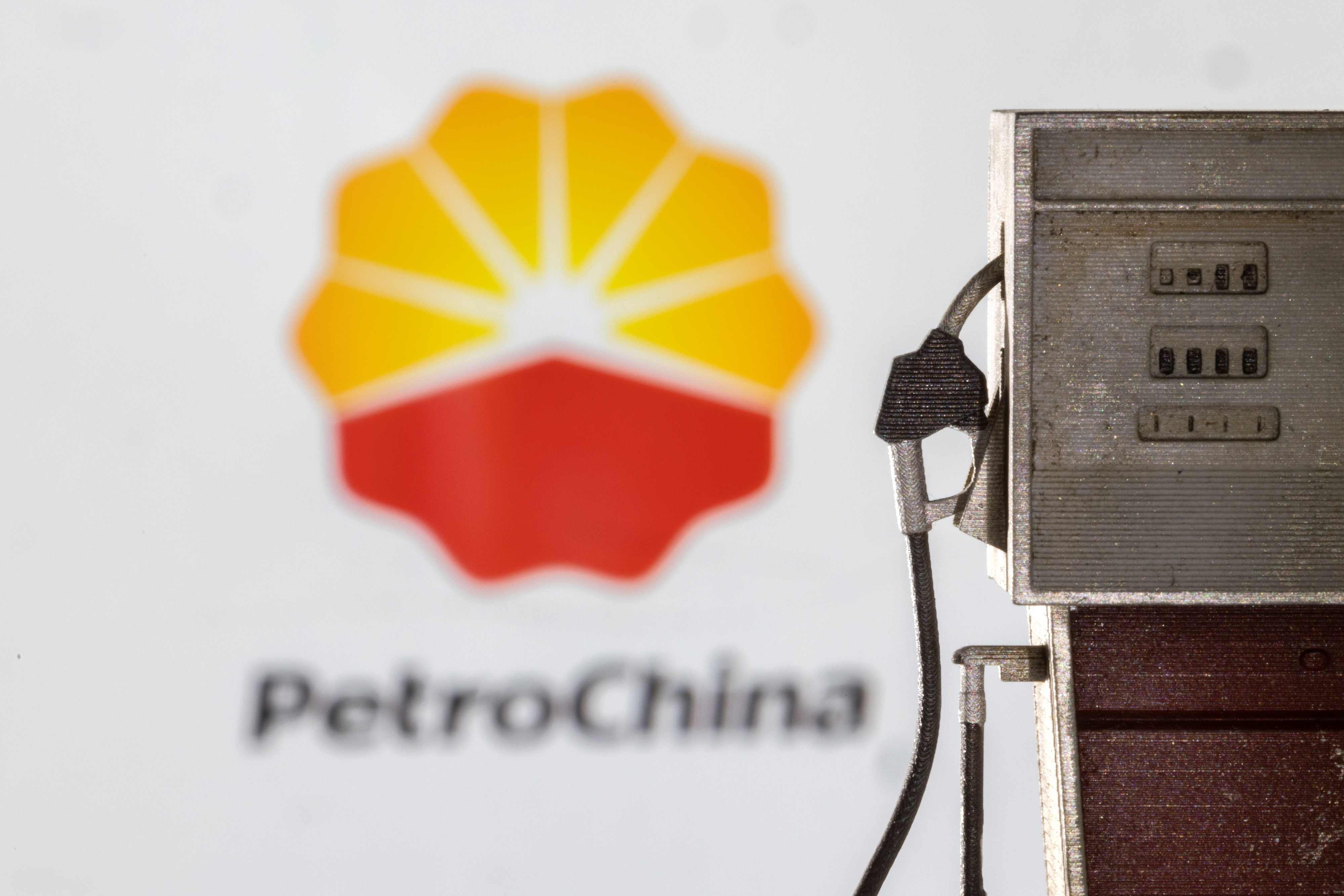 ペトロチャイナ、ベネズエラ産原油輸入再開を協議　米制裁で4年前に停止