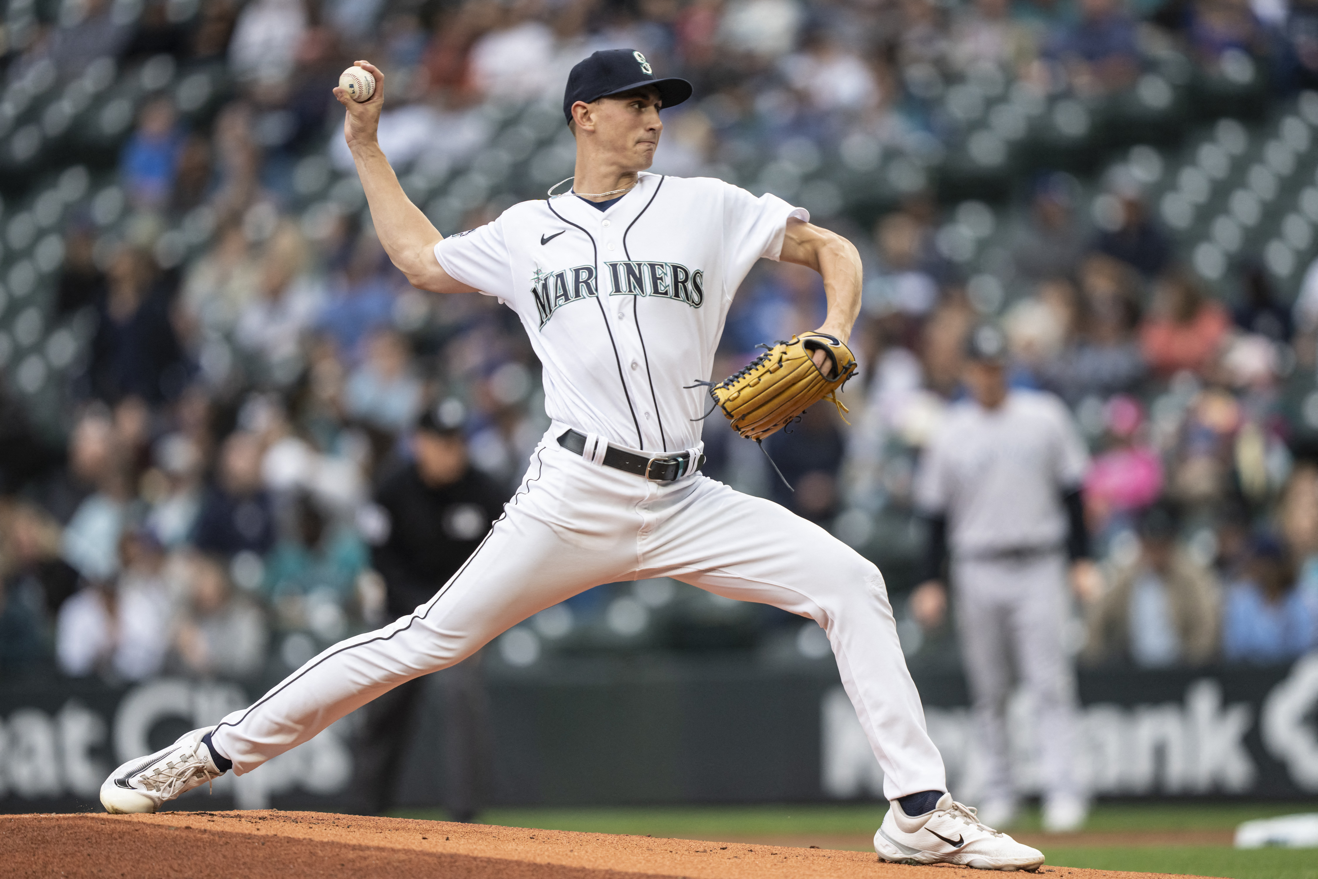 Cal Raleigh's RBI single in 10th inning gives Mariners 1-0 win