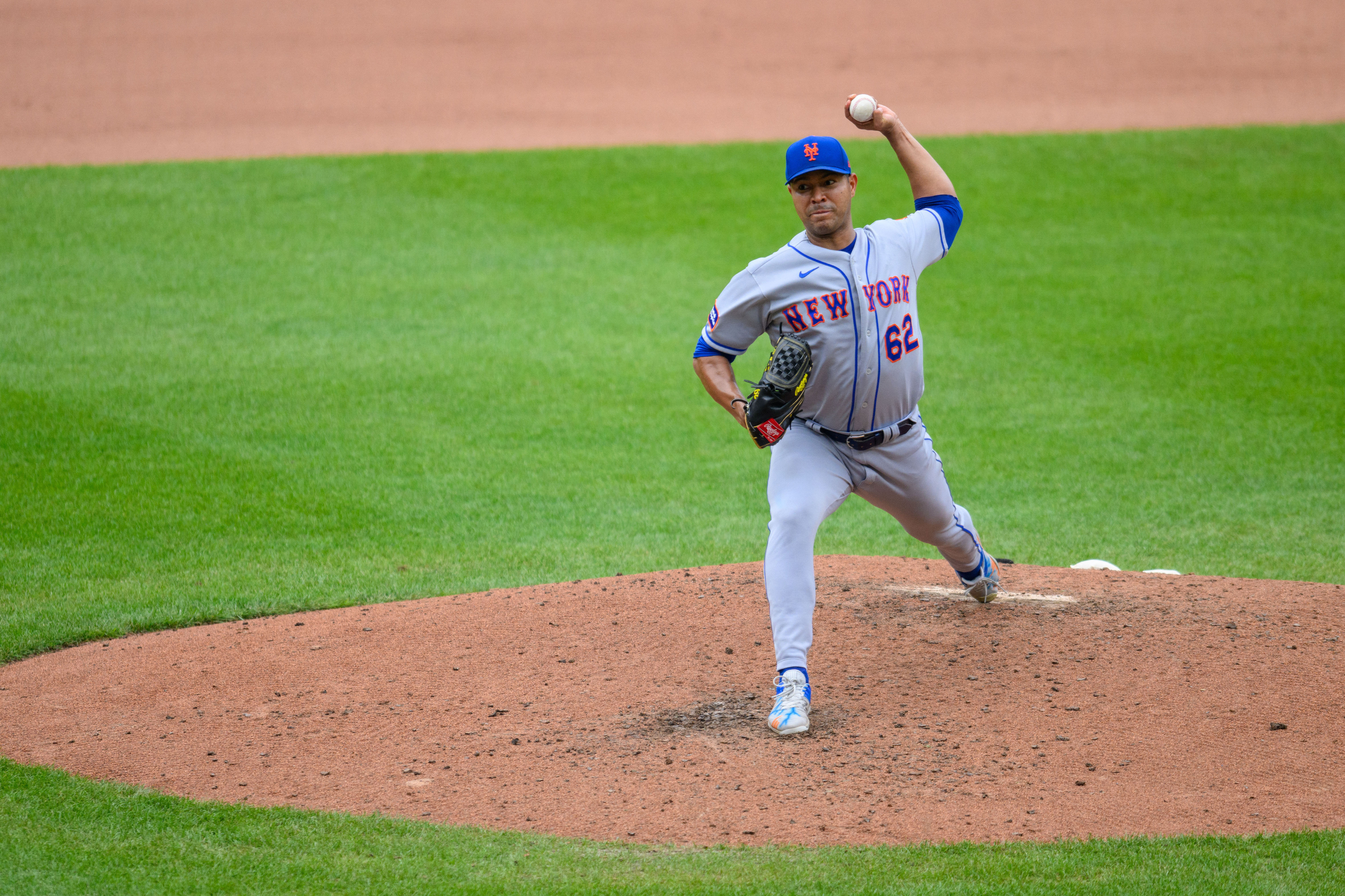 Núñez hits 2 homers to carry Orioles past skidding Mets