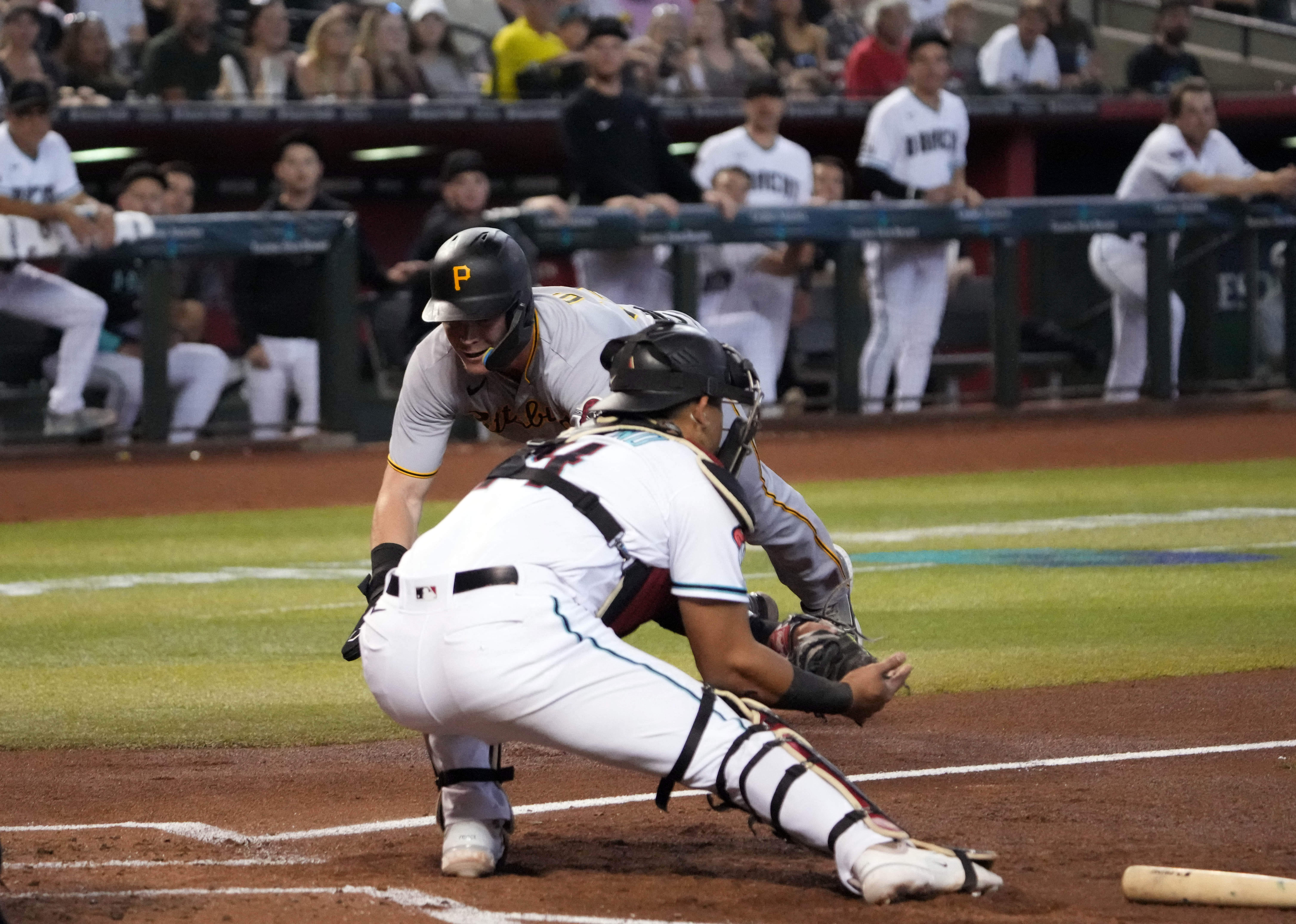 carroll delivers game-winning hit as D-backs top Pirates