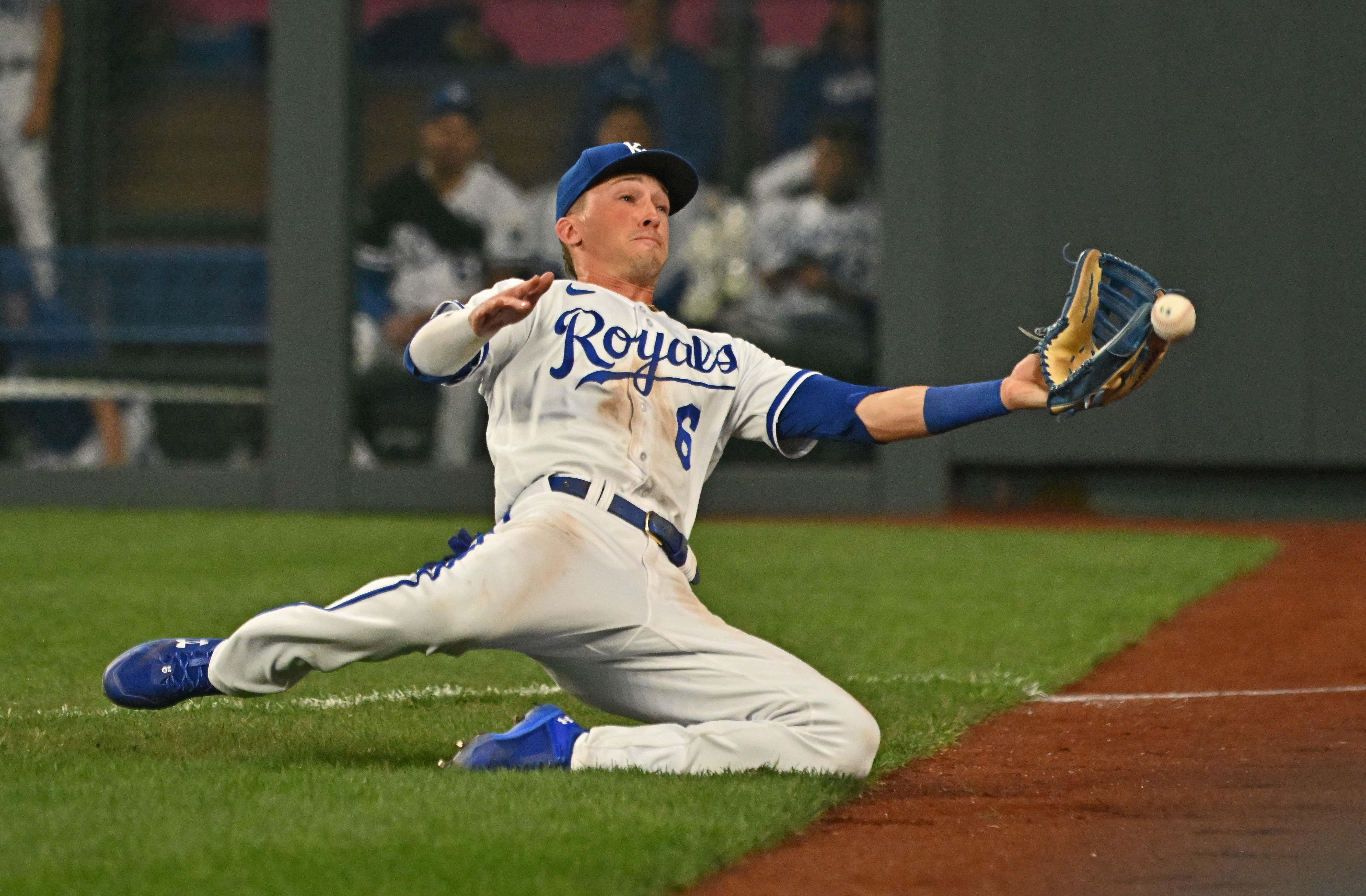 Vaughn homers as White Sox stop slide by topping Royals 7-3 - ABC7 Chicago