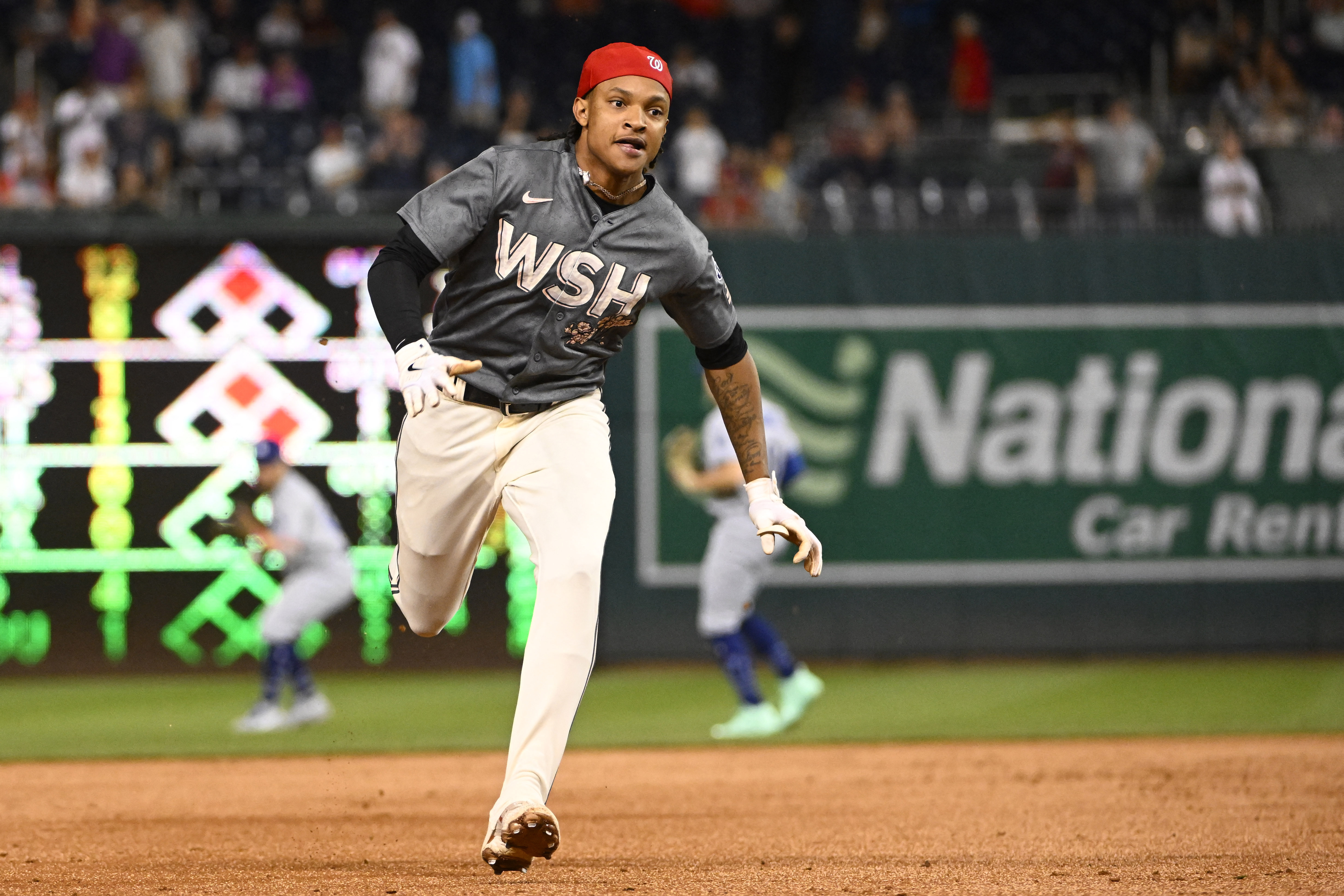 Nationals down Dodgers on walk-off wild pitch in 11th