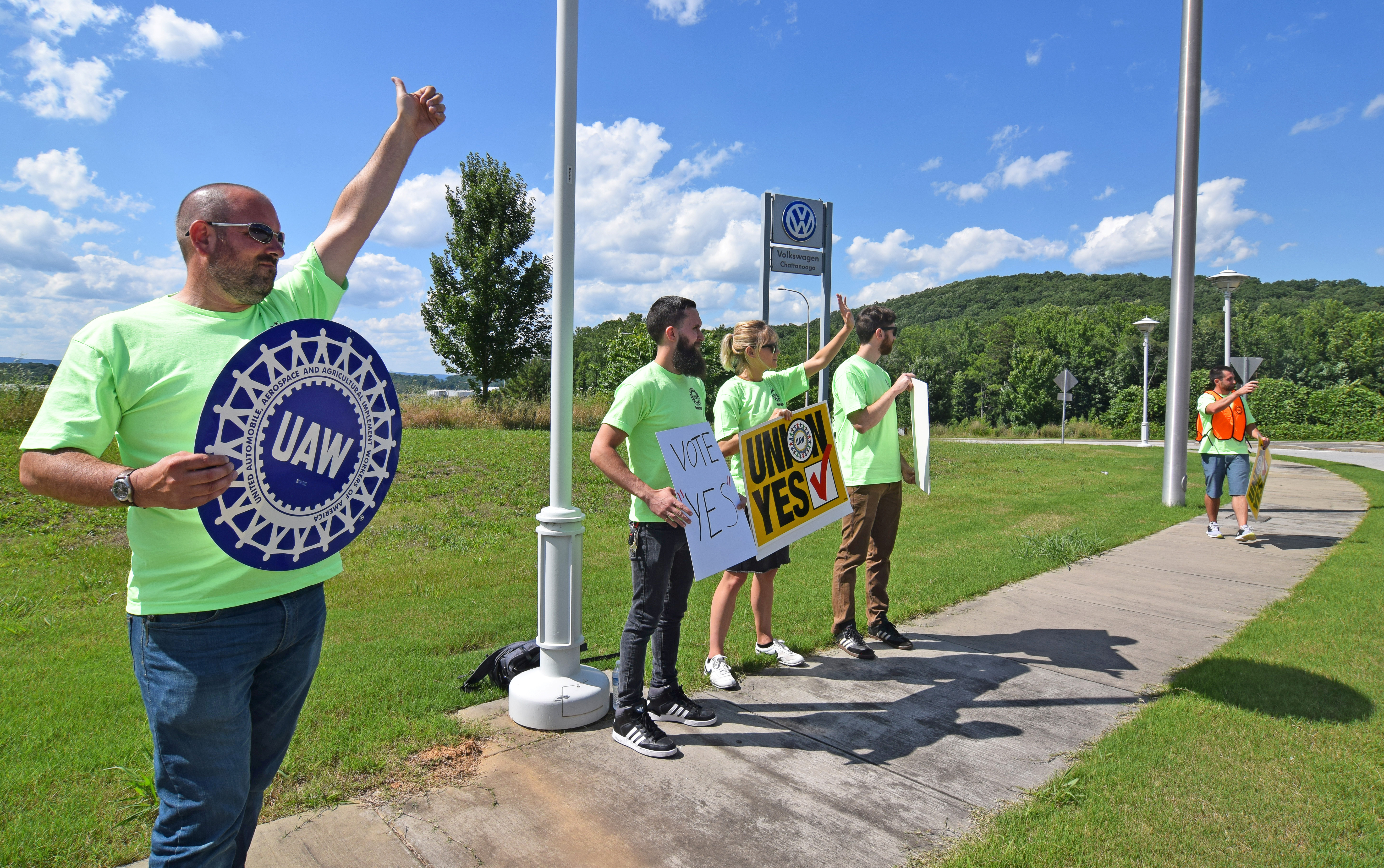 Pro-union workers demonstrate outside Volkswagen’s Chattanooga plant where a vote is being held this week over whether to be represented by the United Auto Workers in Chattanooga