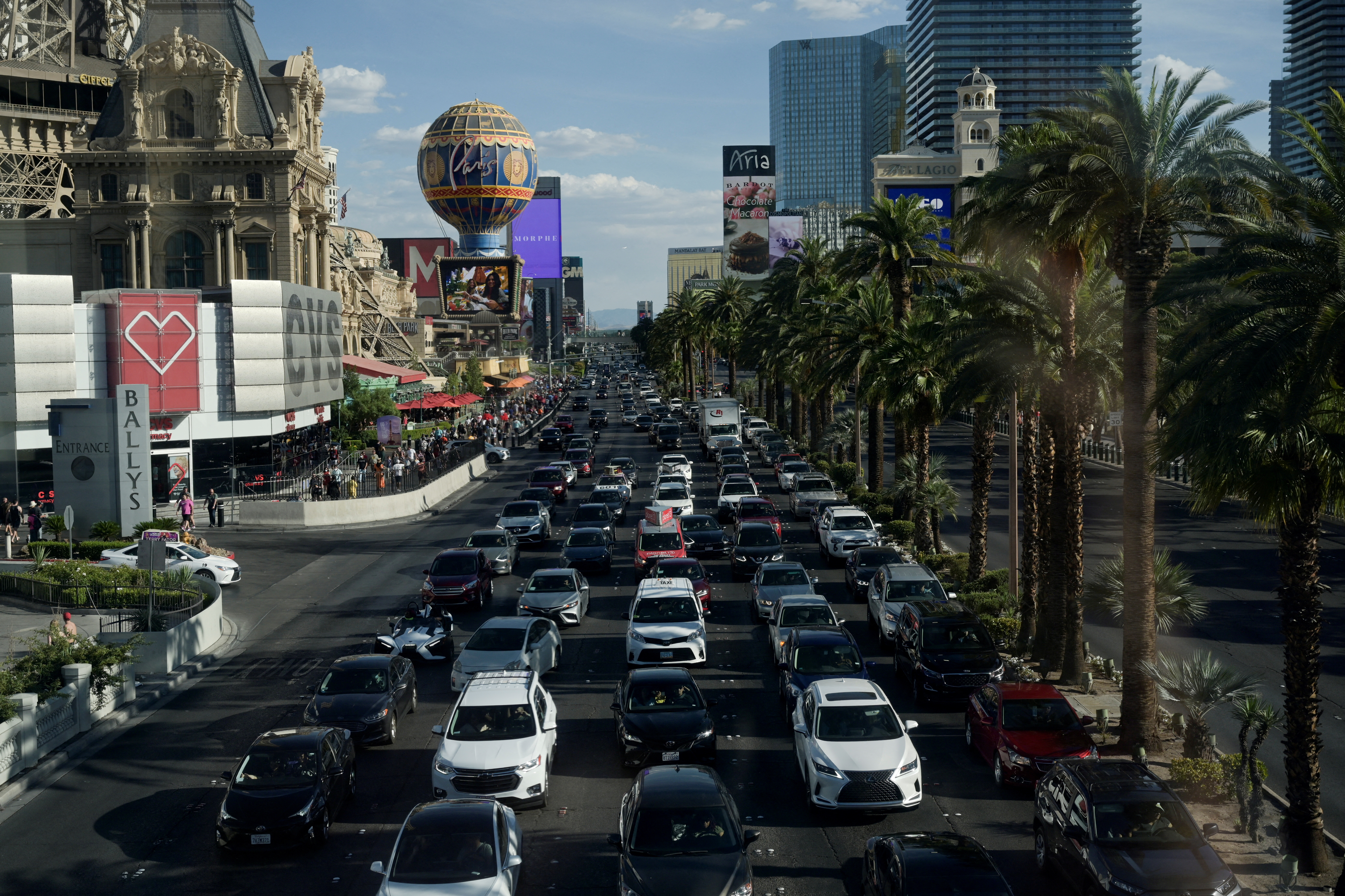 People flock to casinos and pools in Las Vegas on Memorial Day