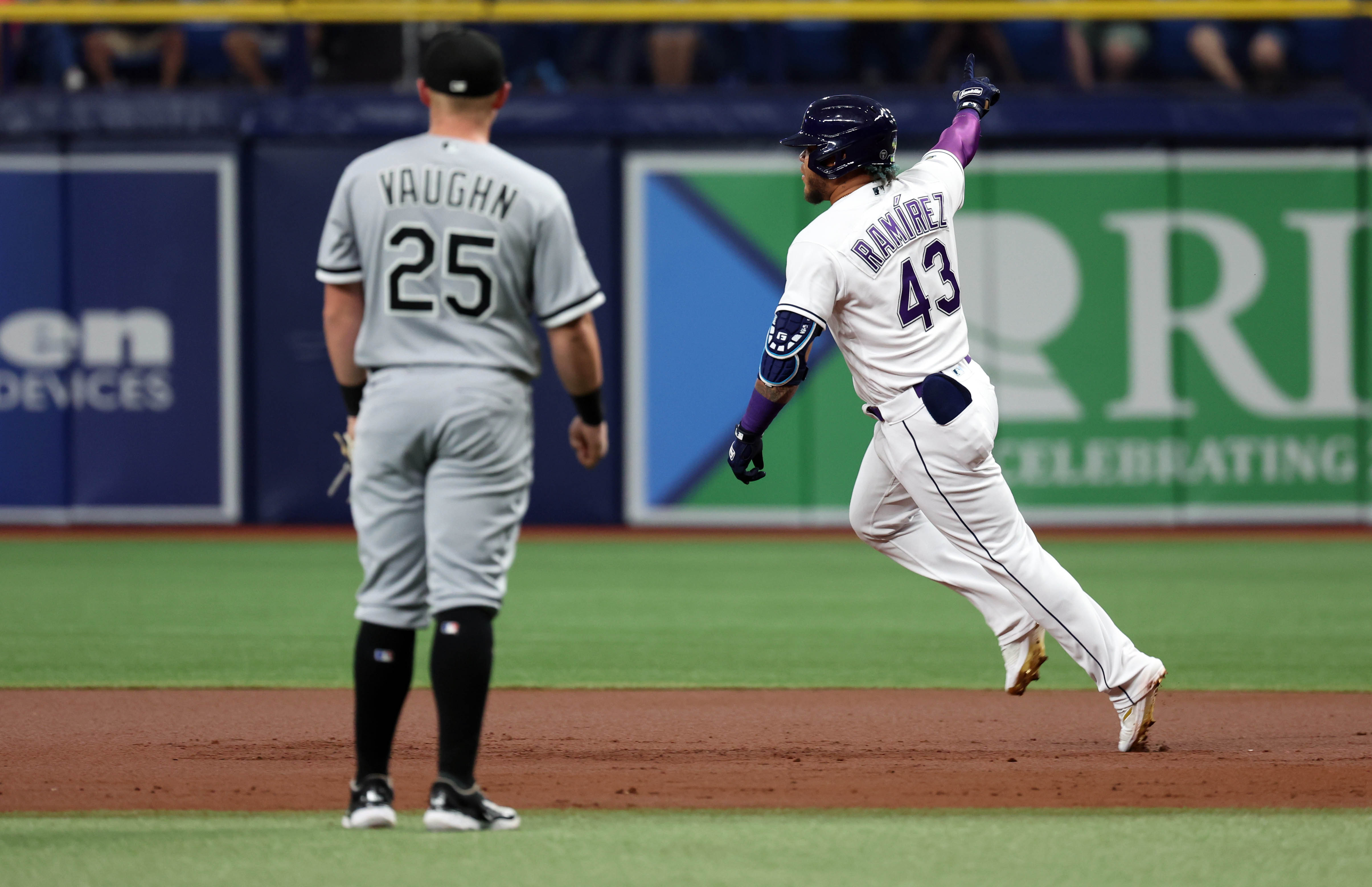 Brandon Lowe's walk-off HR lifts Rays over White Sox