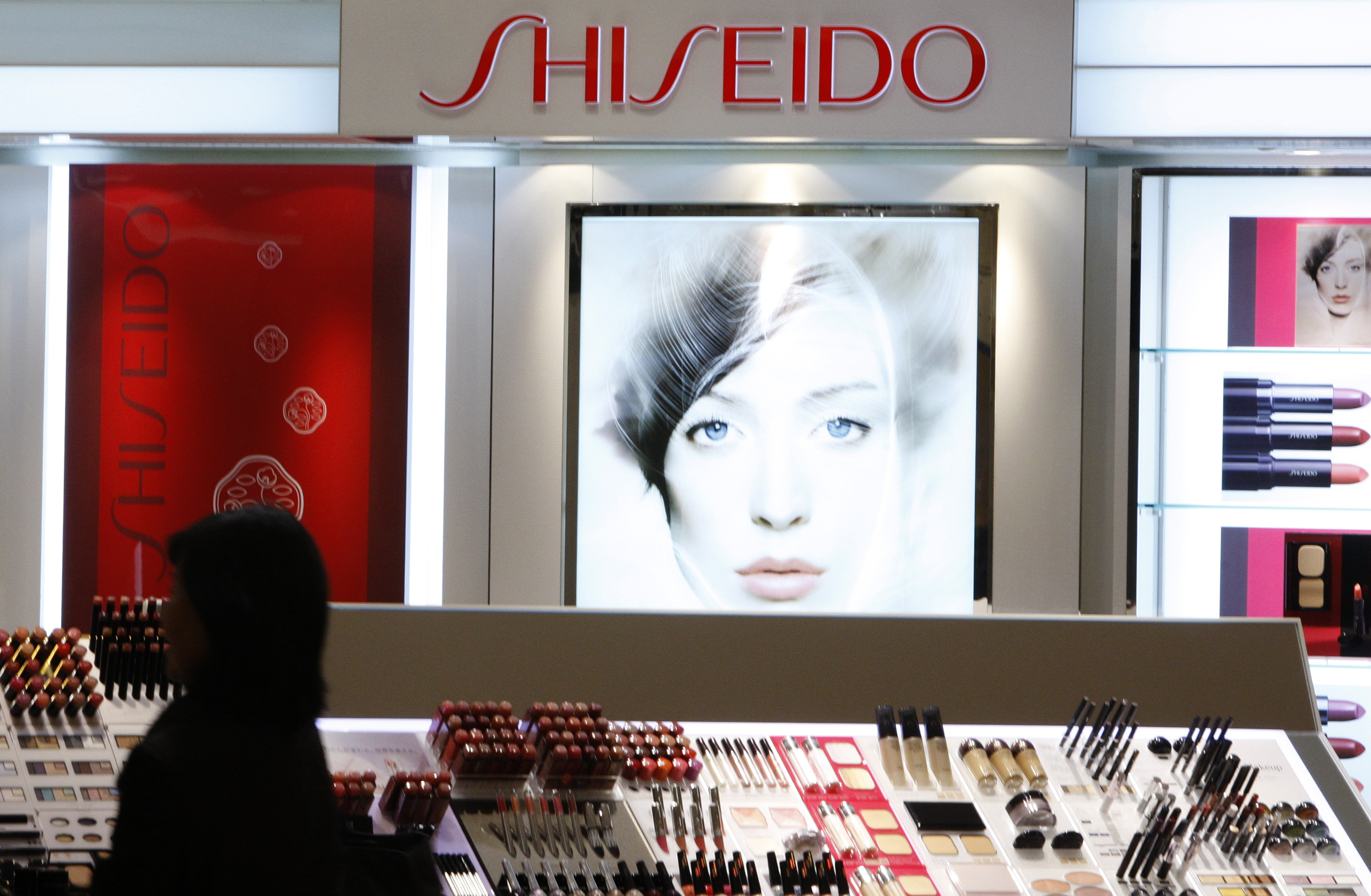Shiseido finds less be more makeup | Reuters