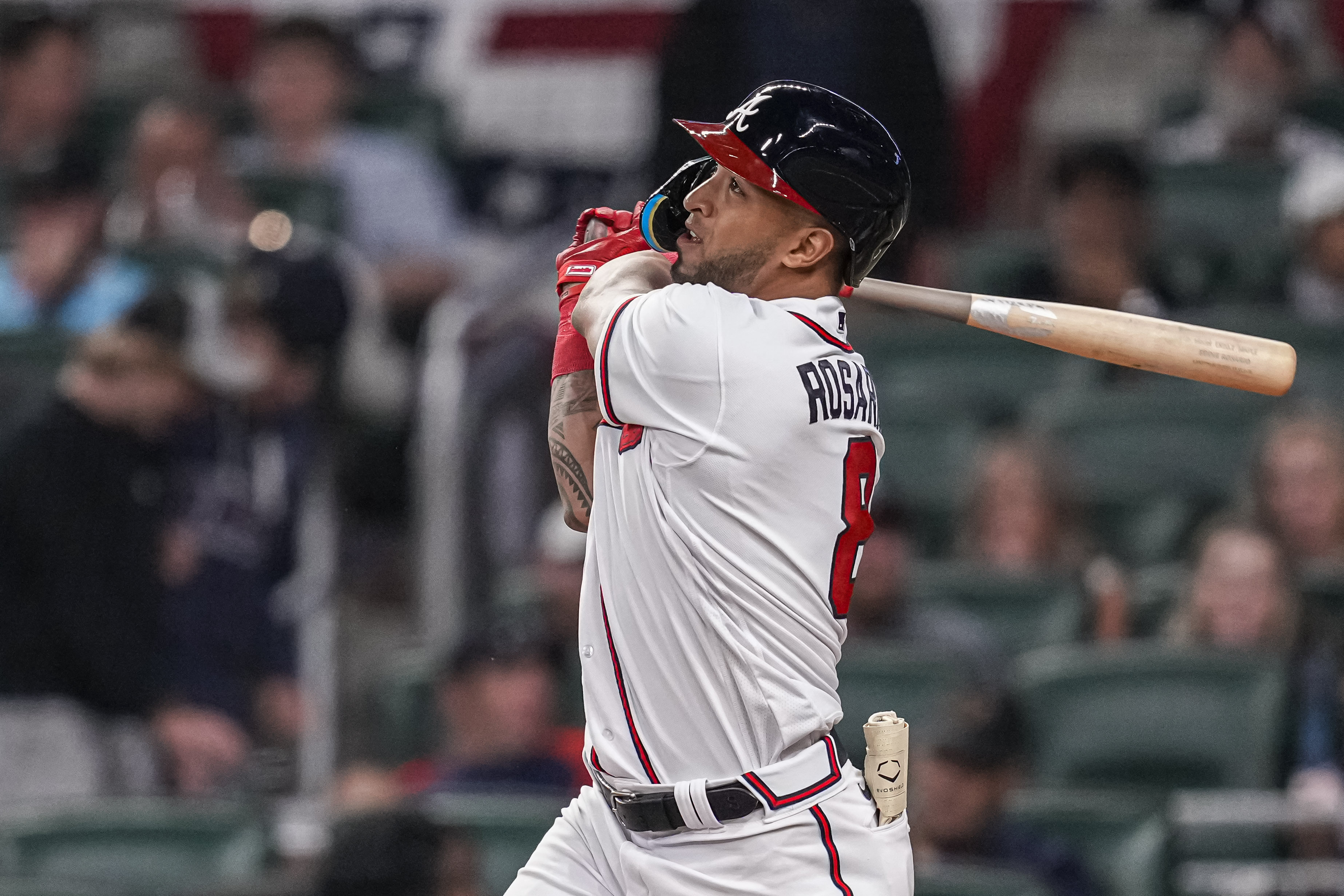 Eddie Rosario's HR gives Braves sweep of Reds