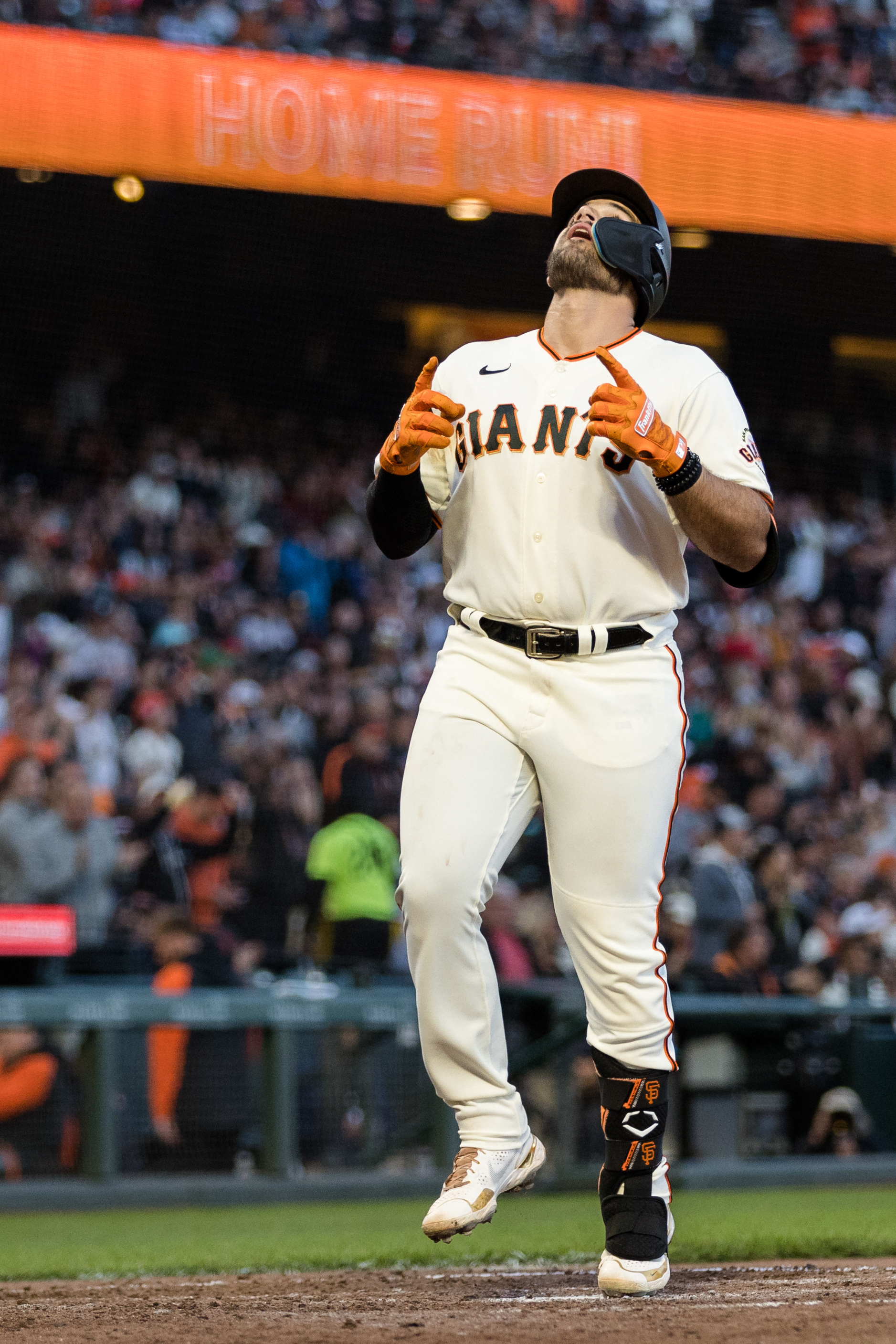 SF Giants STUN Padres with another late comeback, Mike Yastrzemski's  walk-off water shot 