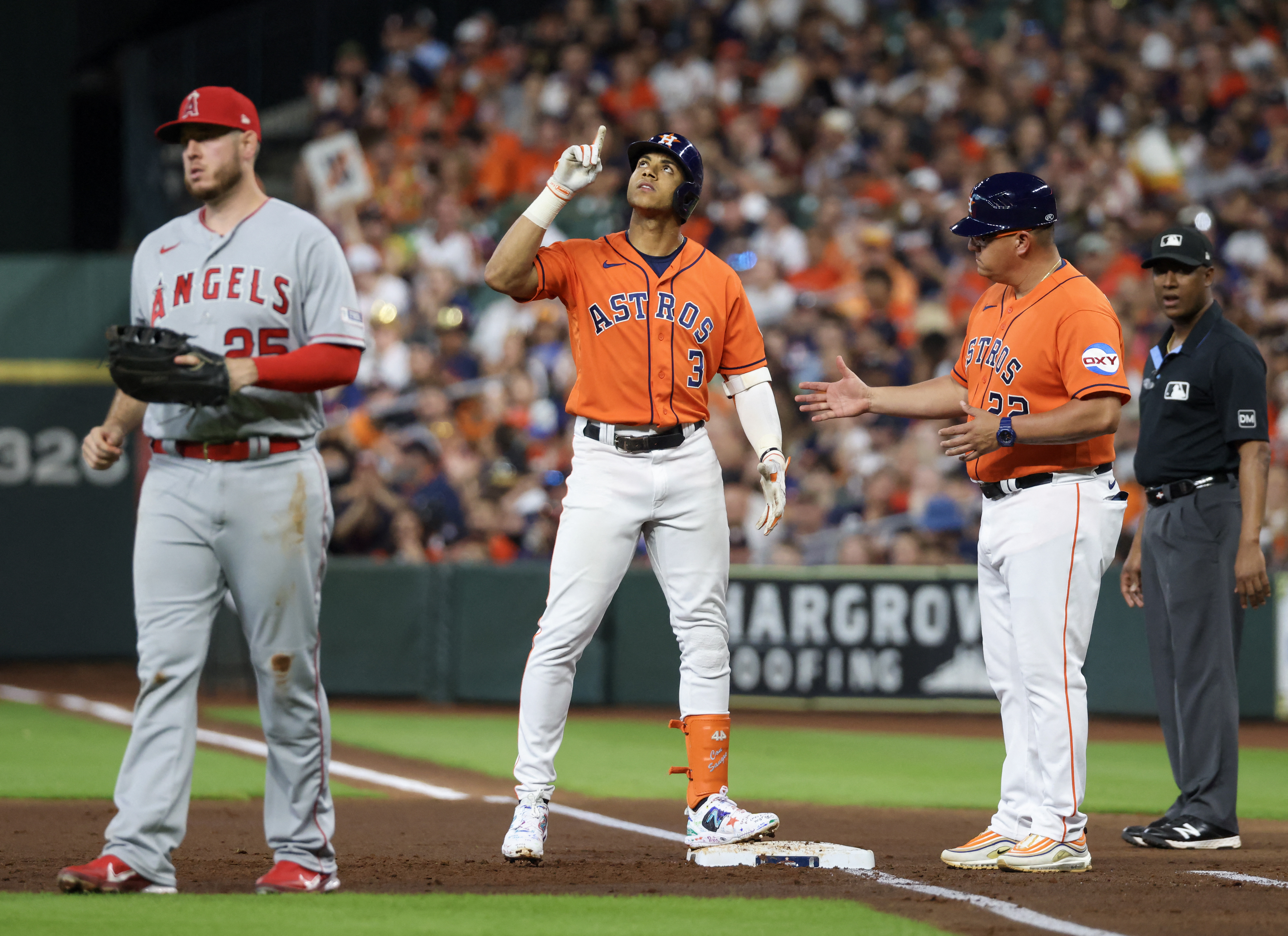 It's been a long road back for @astros 1B Jon Singleton, alumnus of MLB's  Compton Youth Academy. His perseverance paid off in a big way…