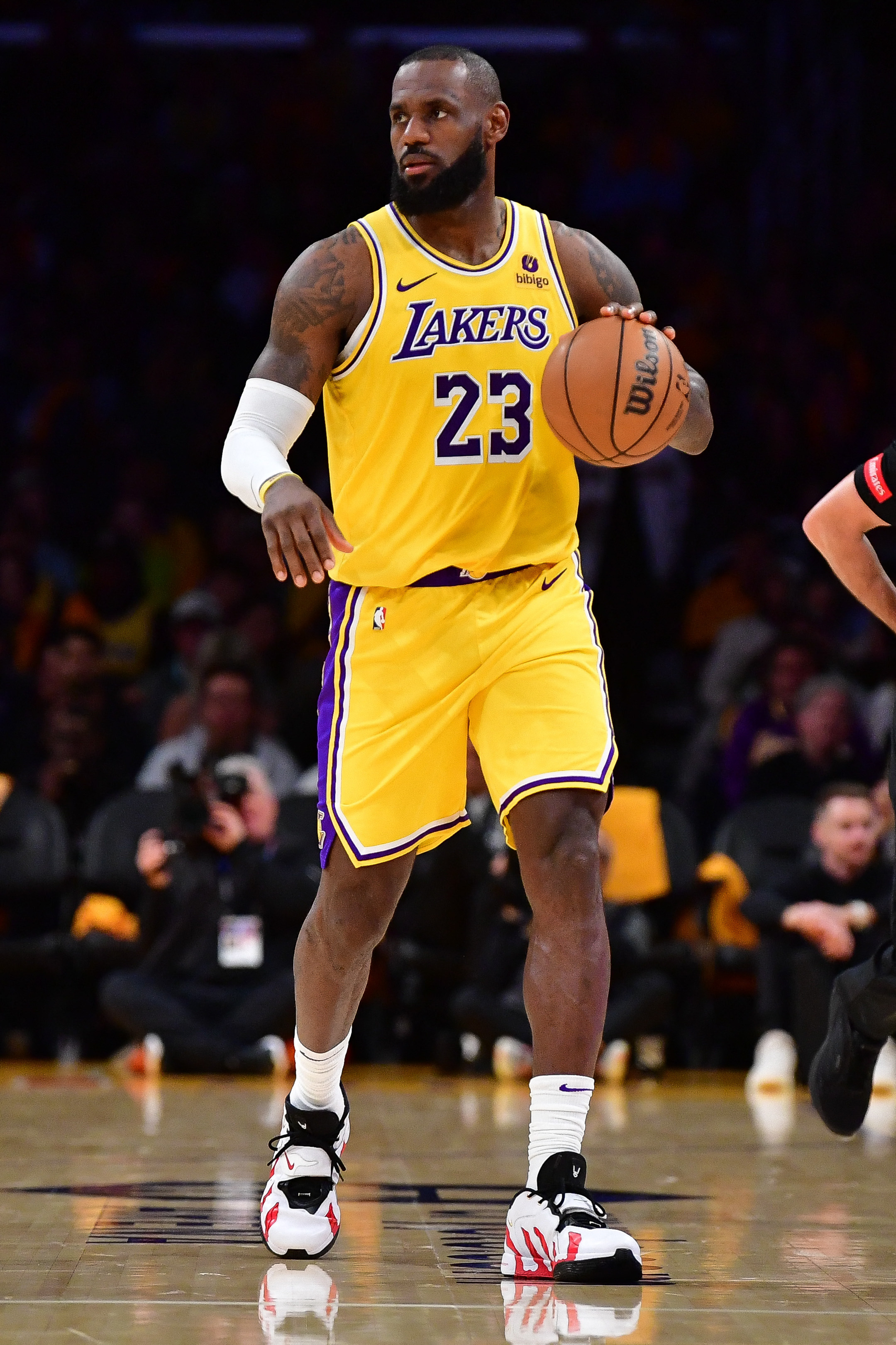 Nuggets race past Lakers for 3-0 series edge | Reuters