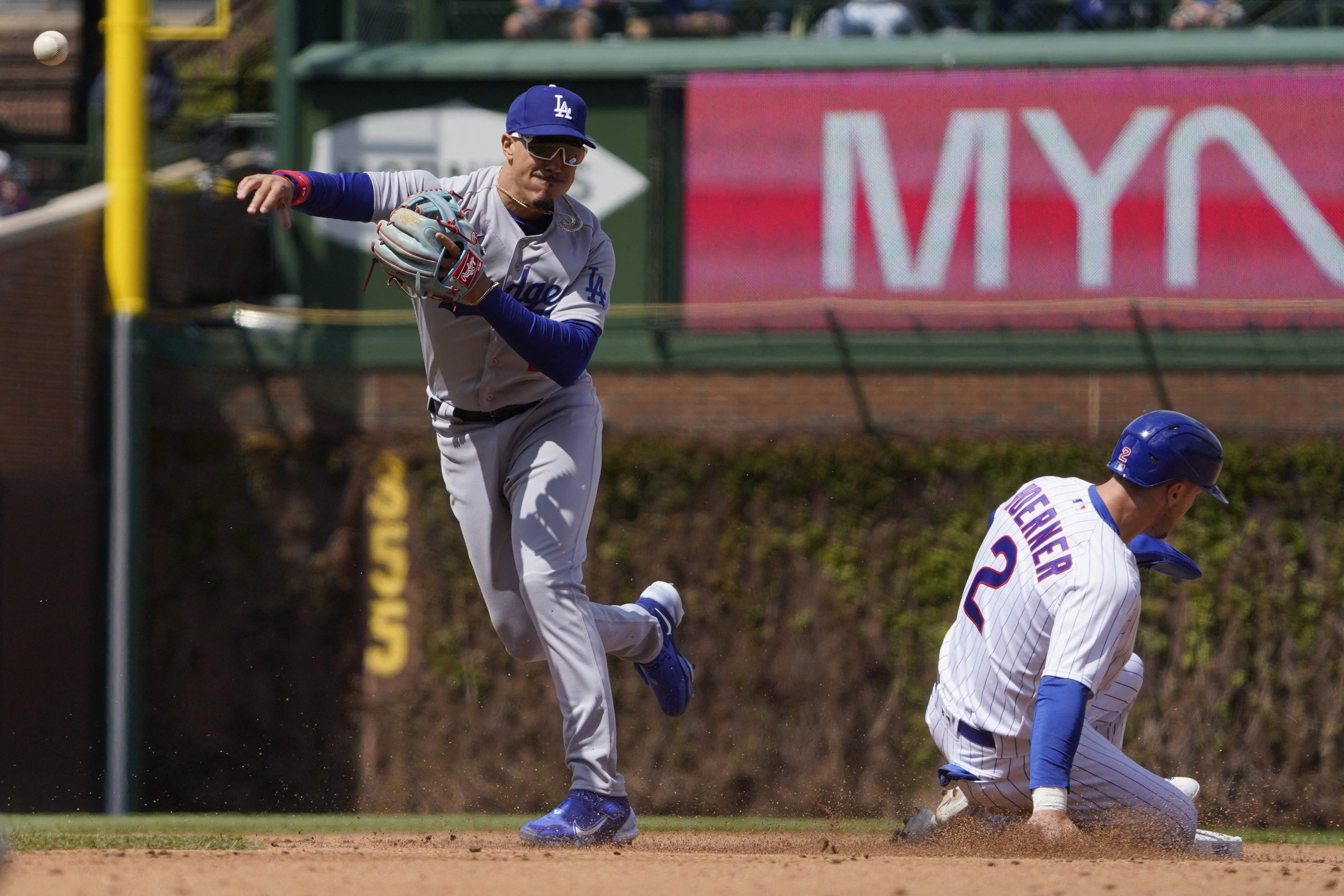 Drew Smyly, Cubs have near-perfect day to beat Dodgers 13-0