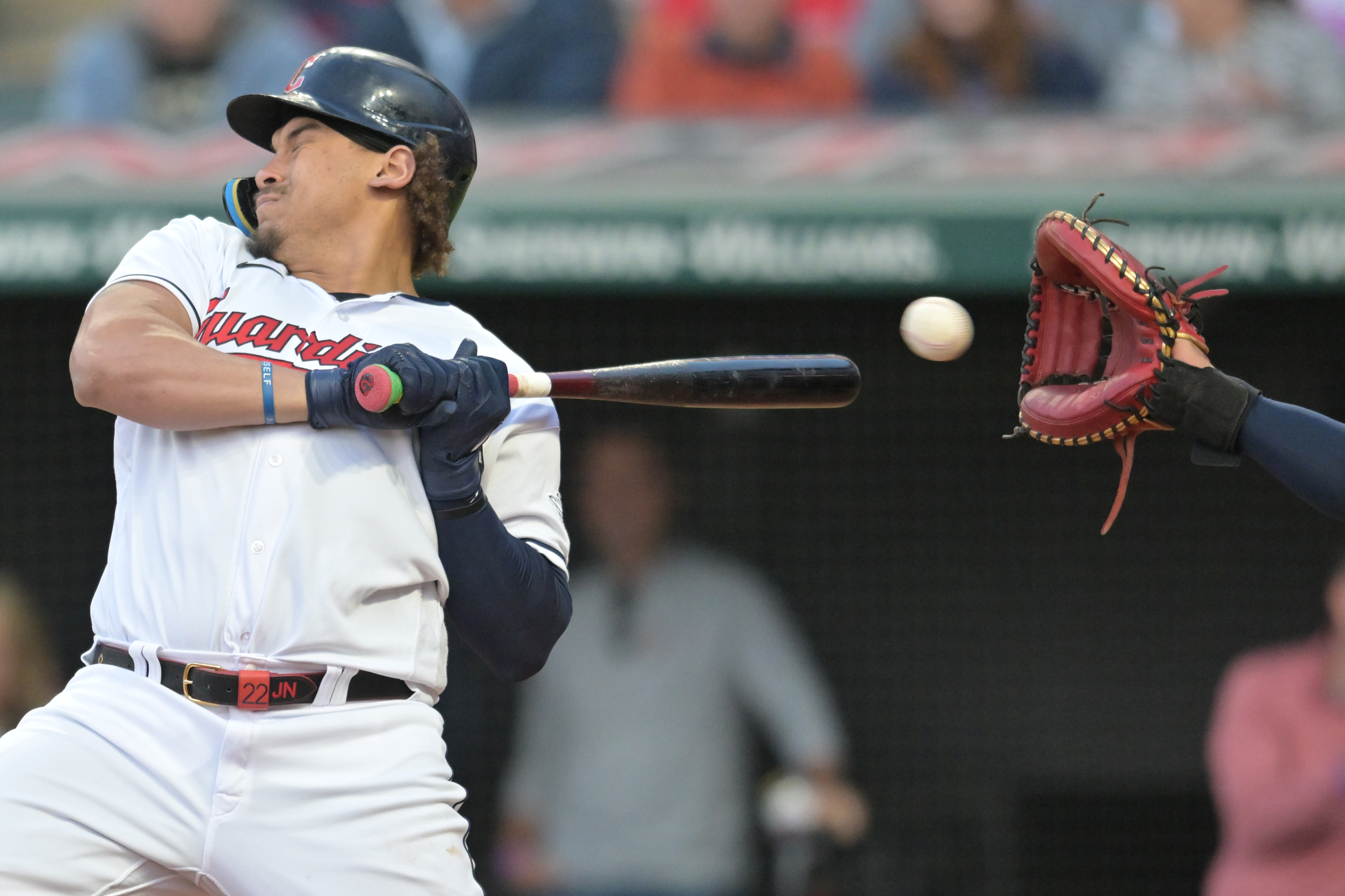 Shane Bieber pitches Guardians to tight win over Cards