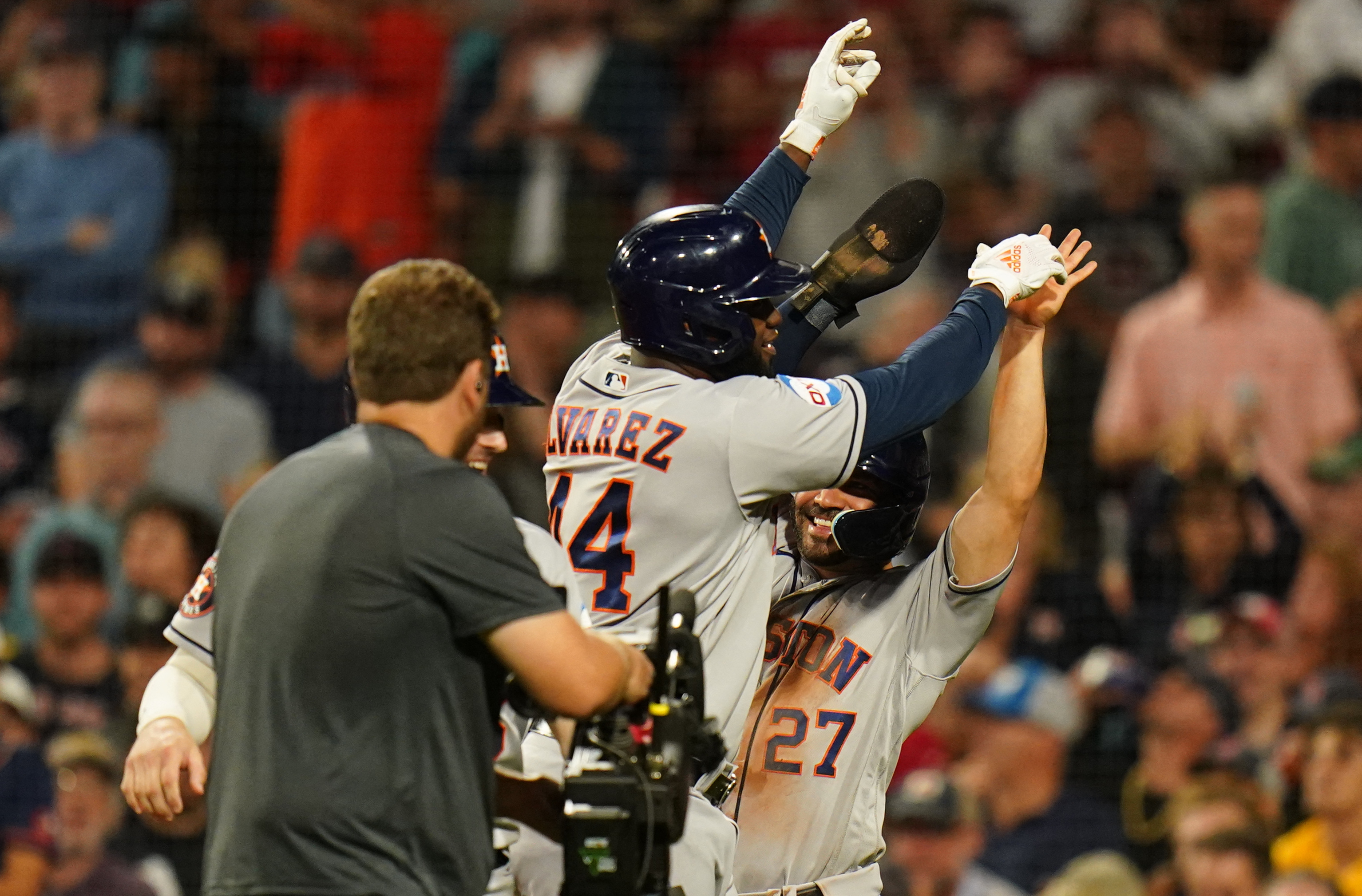Houston Astros' José Altuve hits for the cycle, NL MVP Race update