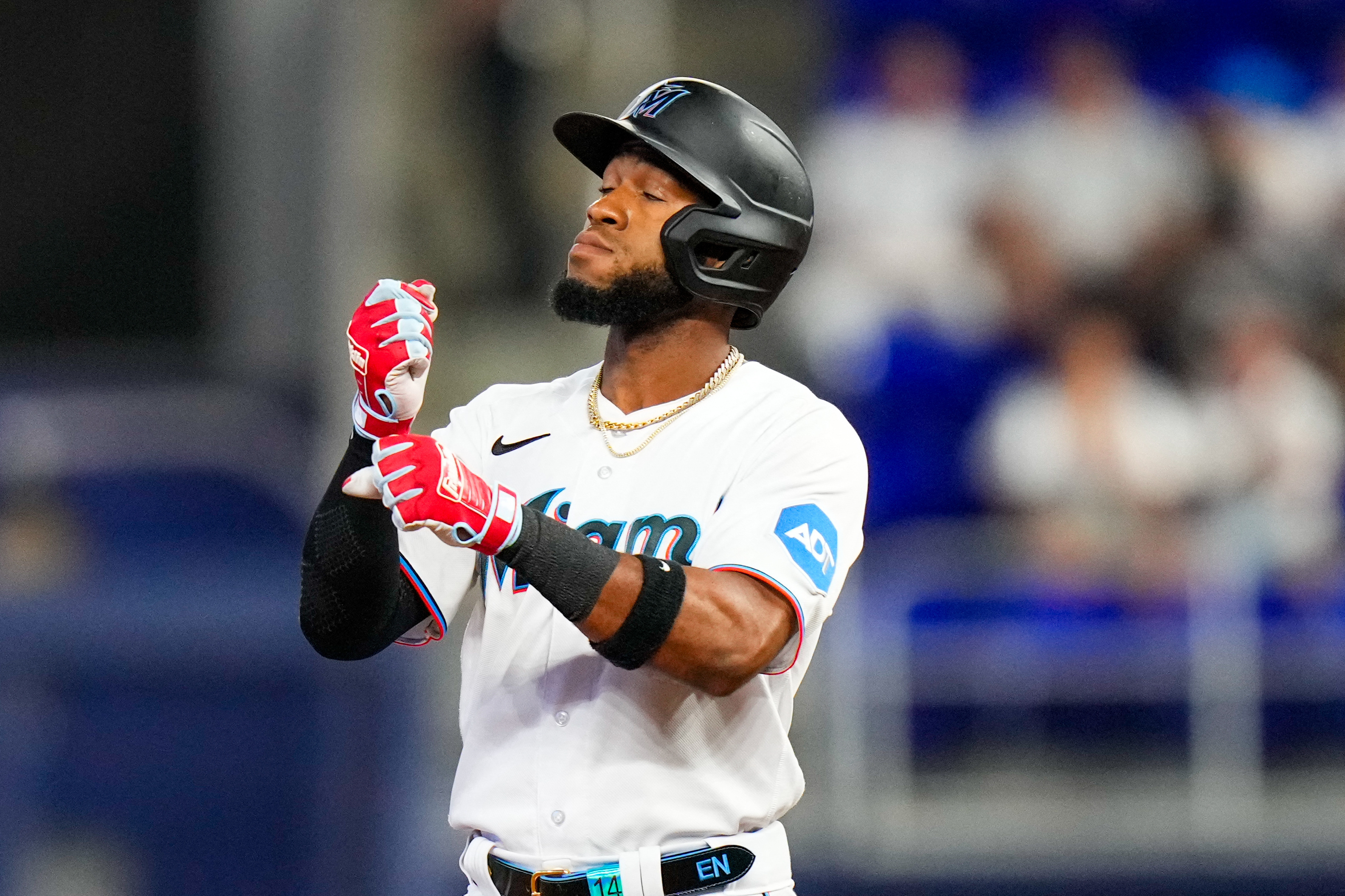 Bryan De La Cruz stars as Marlins turn back Phillies