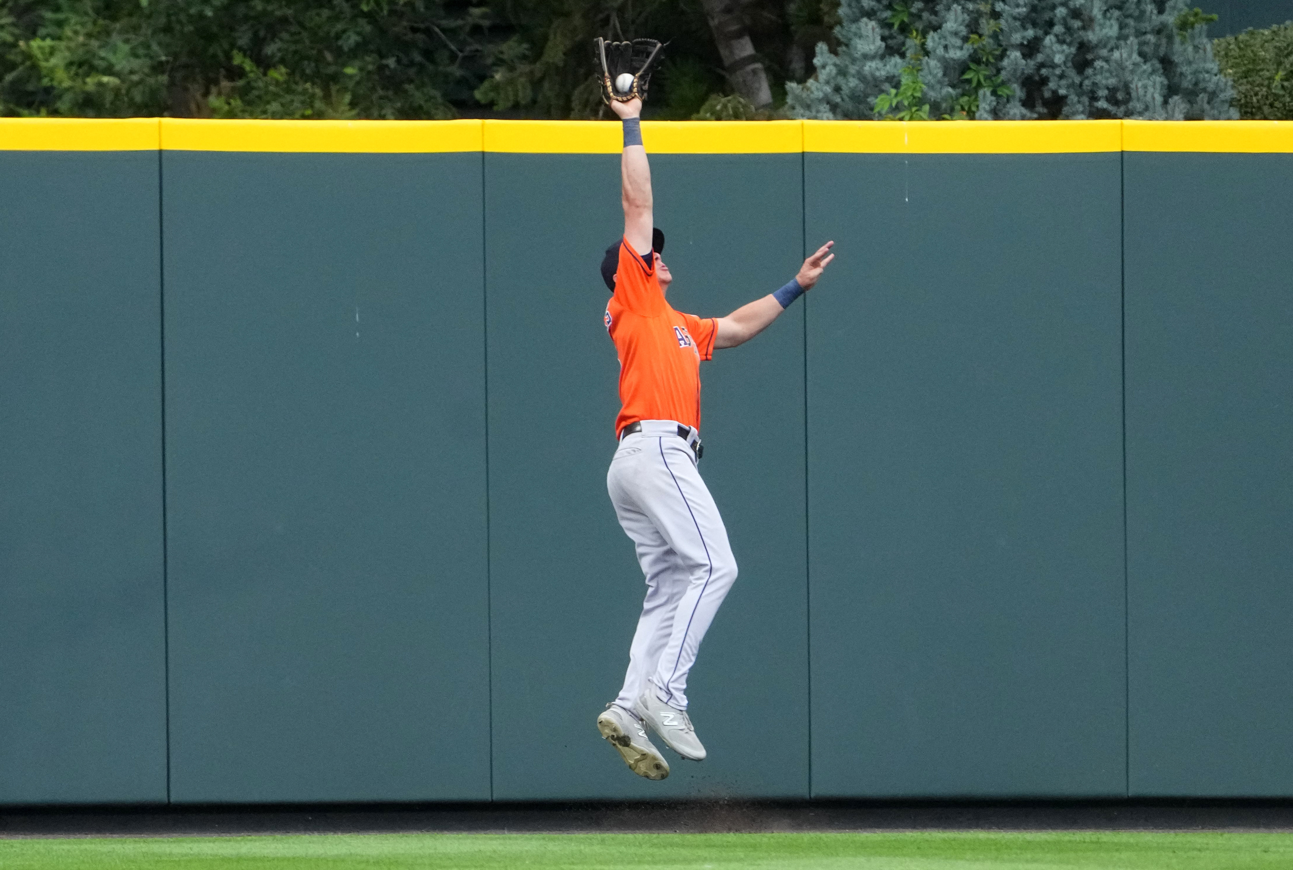 Díaz homers twice to help Houston Astros down Colorado Rockies 6-4