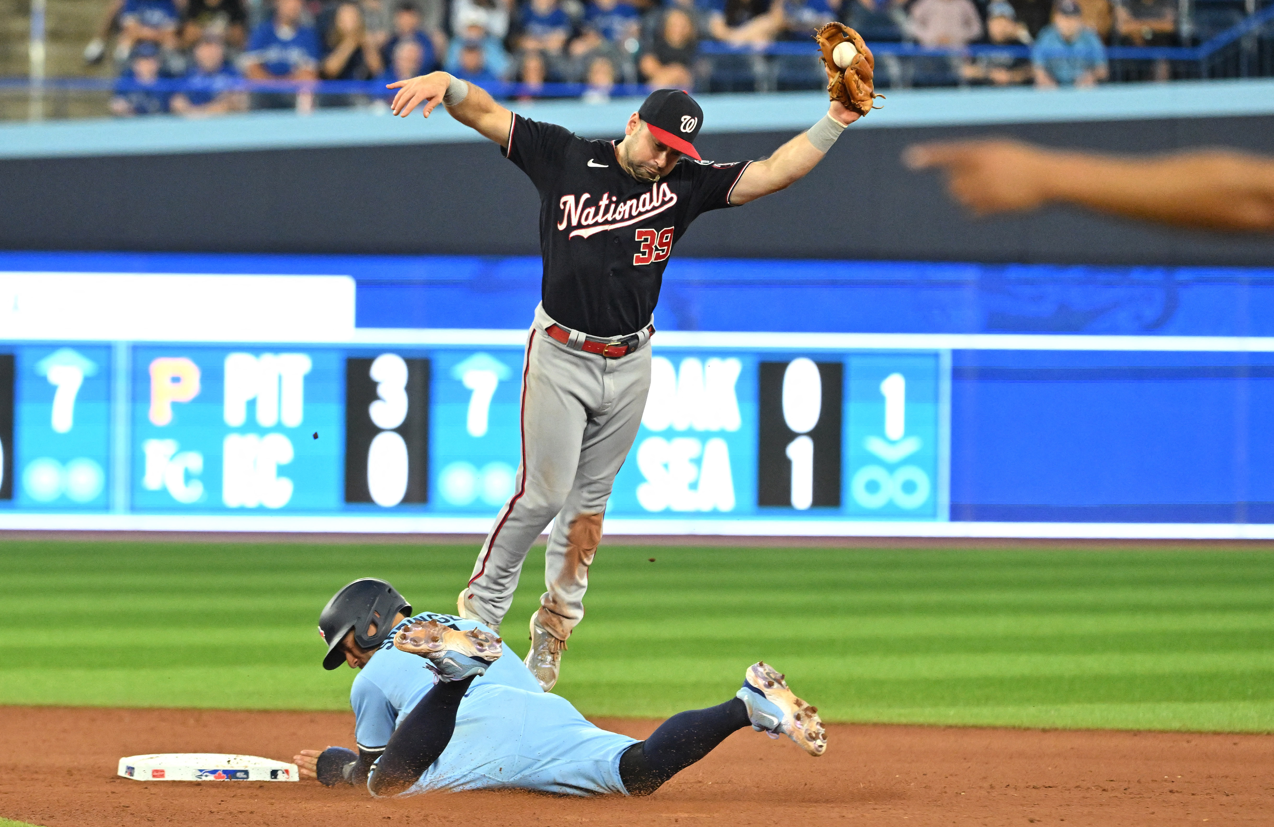 Blue Jays: Danny Jansen's Offensive Resurgence Offers Optimism in 2022